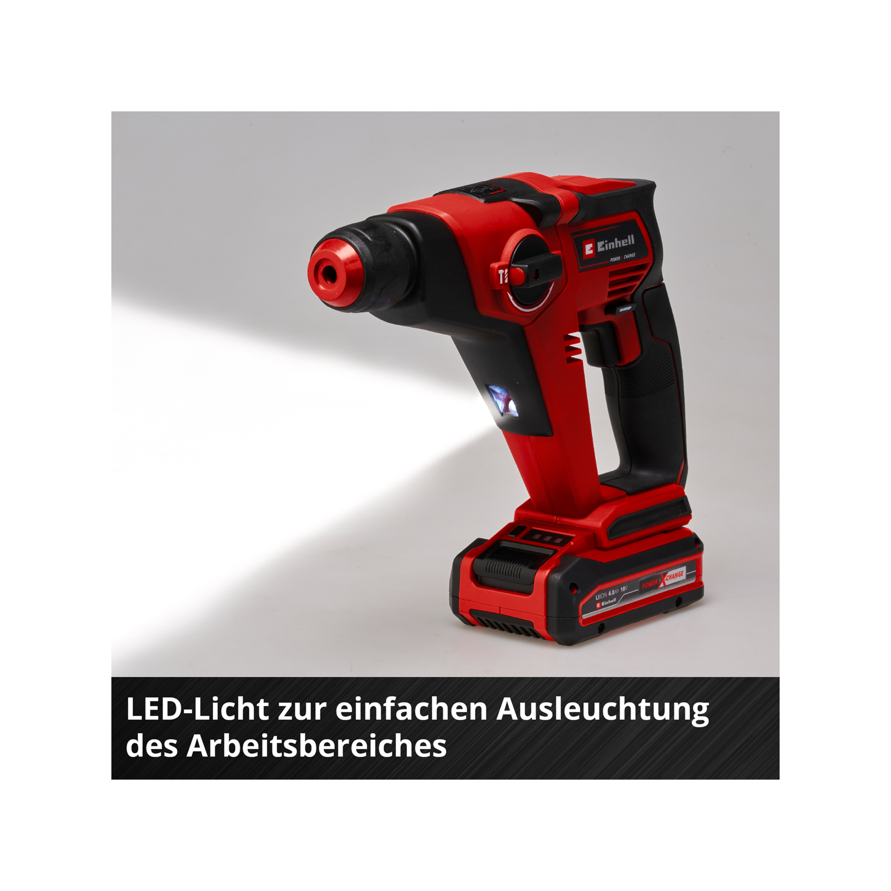Czerwono-czarna wiertarka Einhell z świecącym światłem. Jest na białym tle. Tekst: Światło LED dla łatwego oświetlenia.
