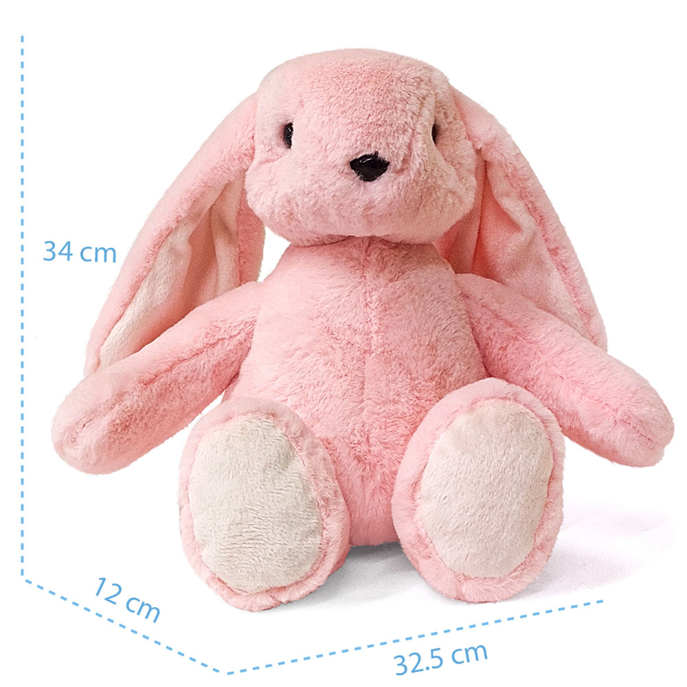 Ein rosa Plüschhase sitzt auf weißem Hintergrund. Er hat lange Ohren, schwarze Augen und einen hellrosa Bauch und Füße. Abmessungen sind angegeben.