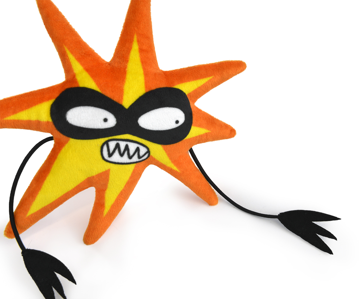 Ein sternförmiges Plüschtier in Orange und Gelb. Es hat eine schwarze Maske, weiße Augen, ein grinsendes Maul und schwarze Arme.