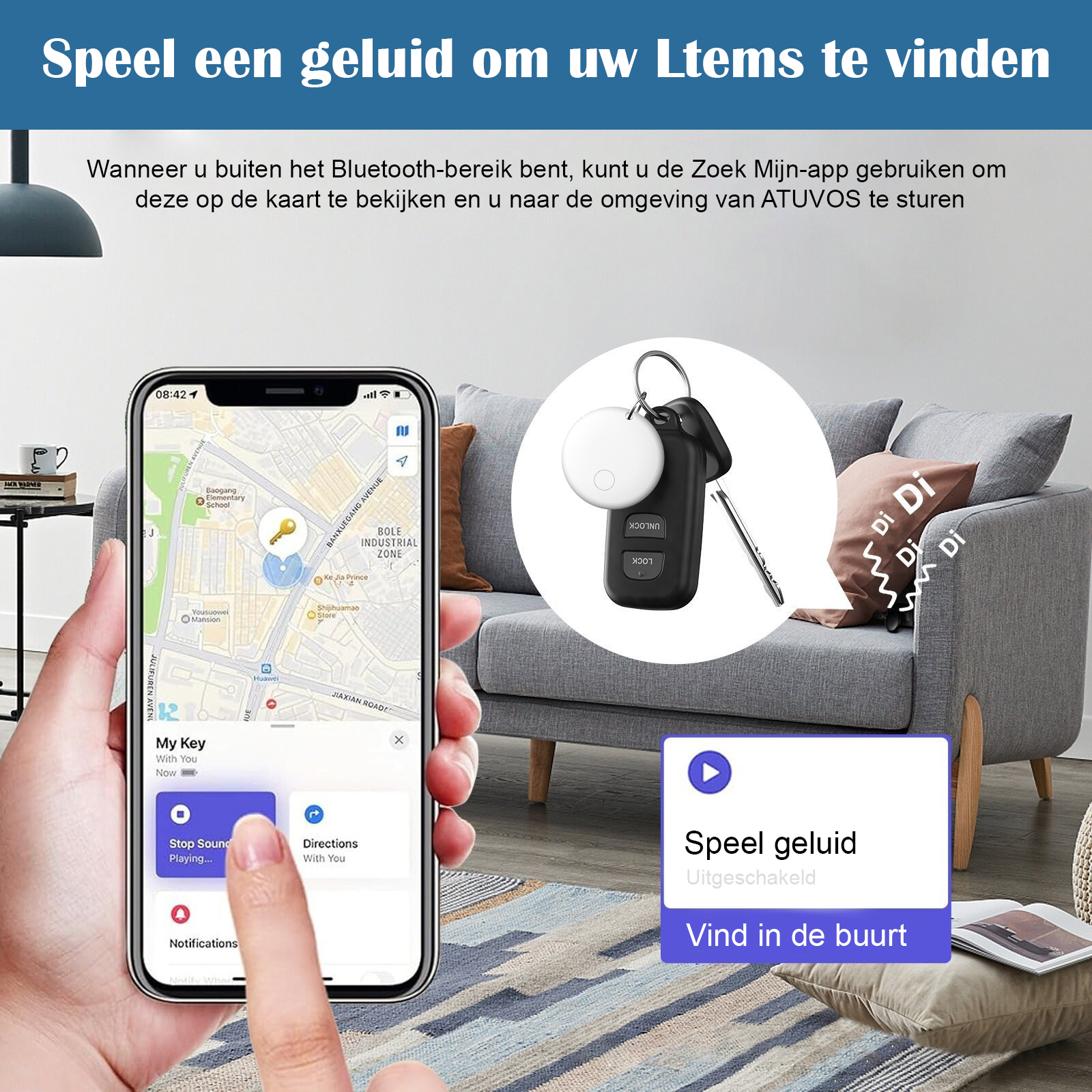 Eine Hand hält ein Telefon mit einer Karte. Schlüssel und ein weißer Tracker befinden sich im Hintergrund in der Nähe eines Sofas.
