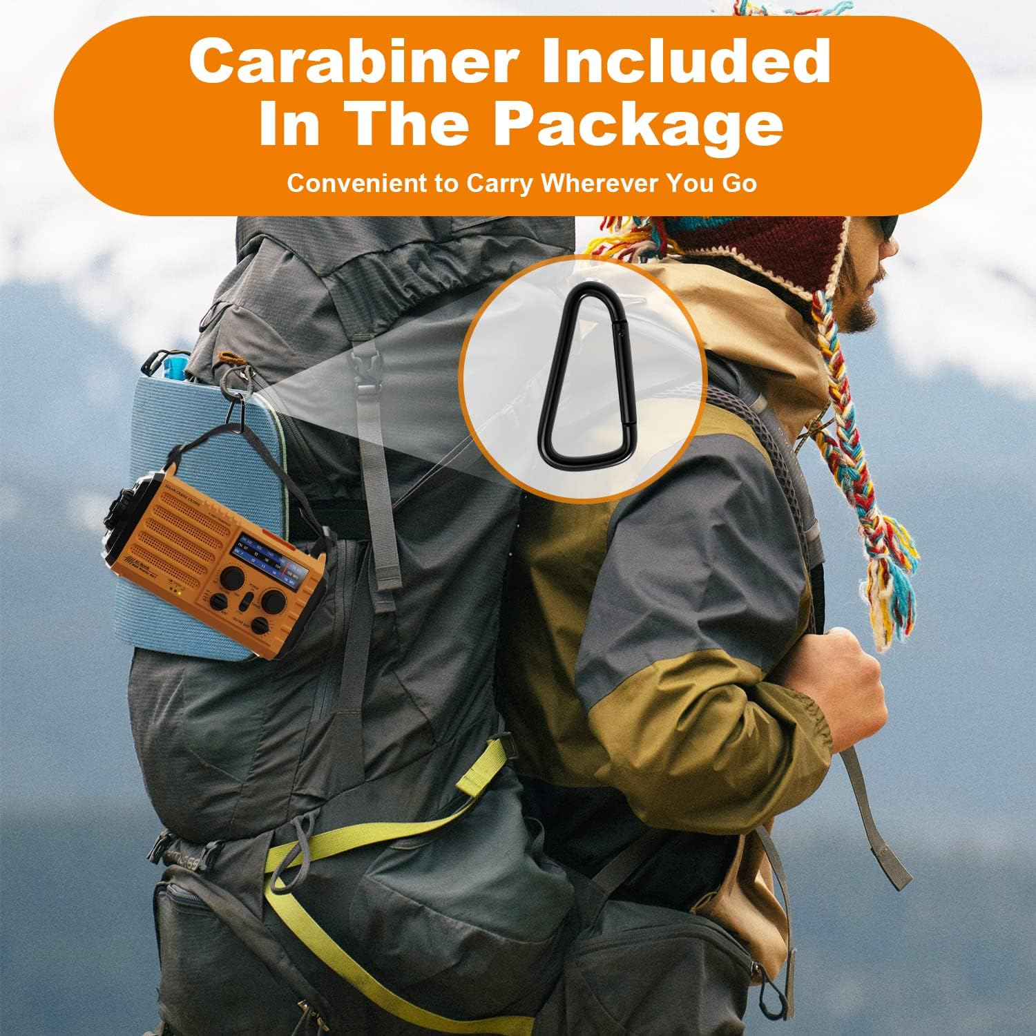 Osoba wędruje z plecakiem. Karabinek trzyma radio. Tekst mówi: 'Karabińczyk w zestawie, wygodny do przenoszenia'.