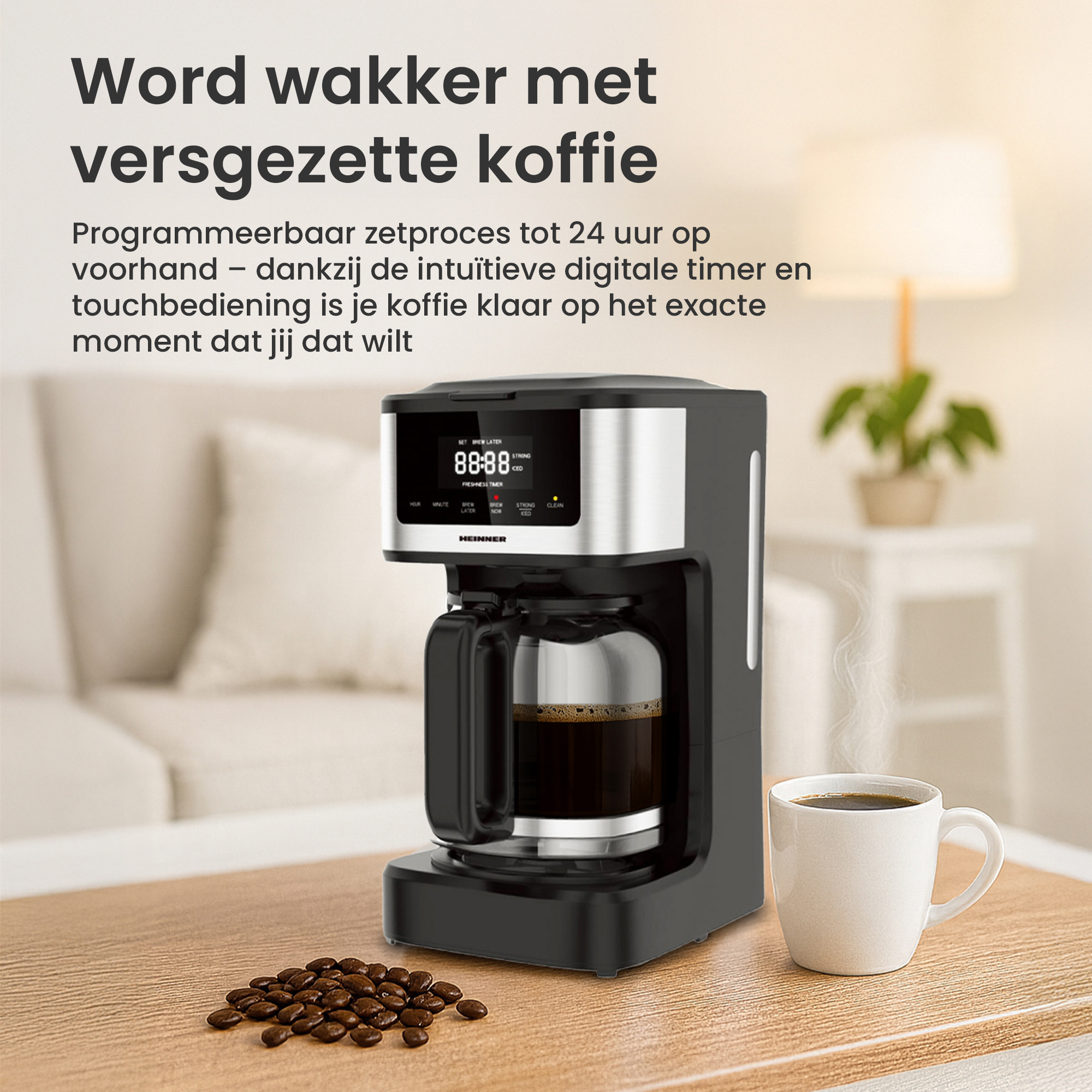 Eine Kaffeemaschine mit einer Tasse Kaffee auf einem Holztisch. Kaffeebohnen sind auf dem Tisch verstreut.
