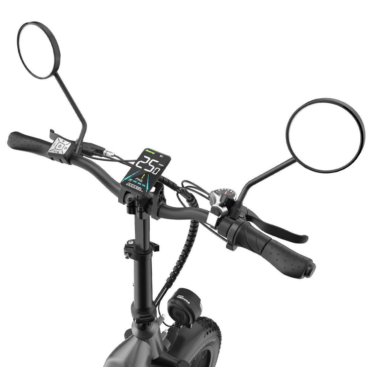 Der Lenker eines Elektrofahrrads ist zu sehen, mit Geschwindigkeitsanzeige. Spiegel ragen heraus, das Fahrrad ist schwarz.