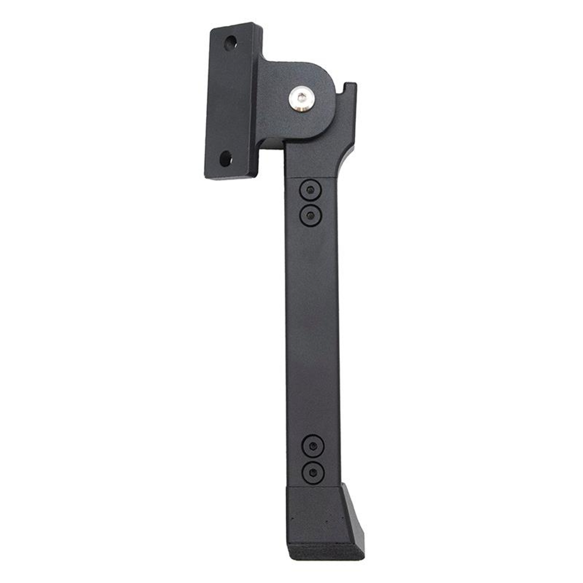 Una bisagra metálica negra. Tiene una base rectangular con dos agujeros. Una barra larga se extiende hacia abajo con dos conjuntos de círculos.