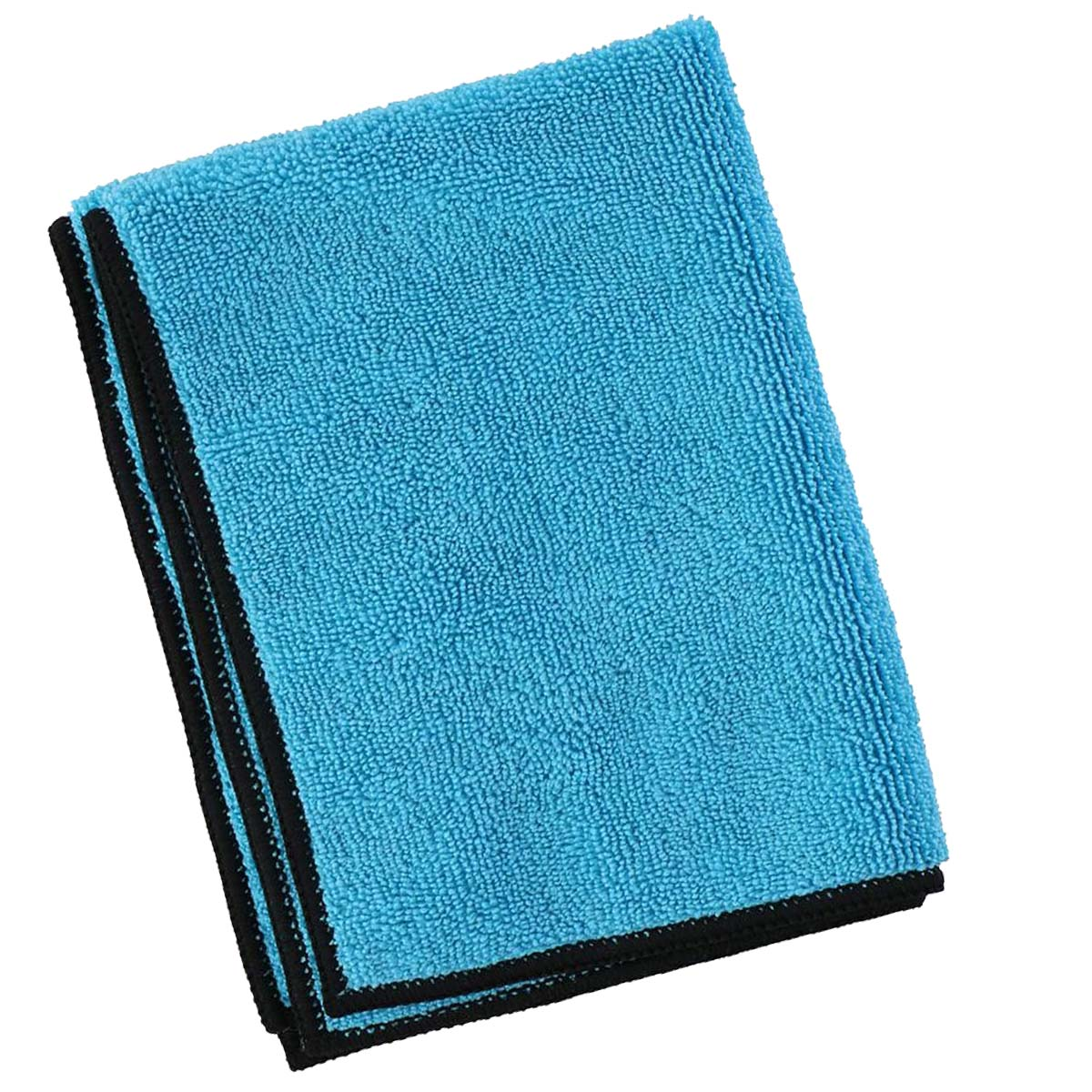 Un paño de microfibra azul claro doblado con ribete negro. El paño tiene una superficie texturizada y está sobre un fondo blanco.