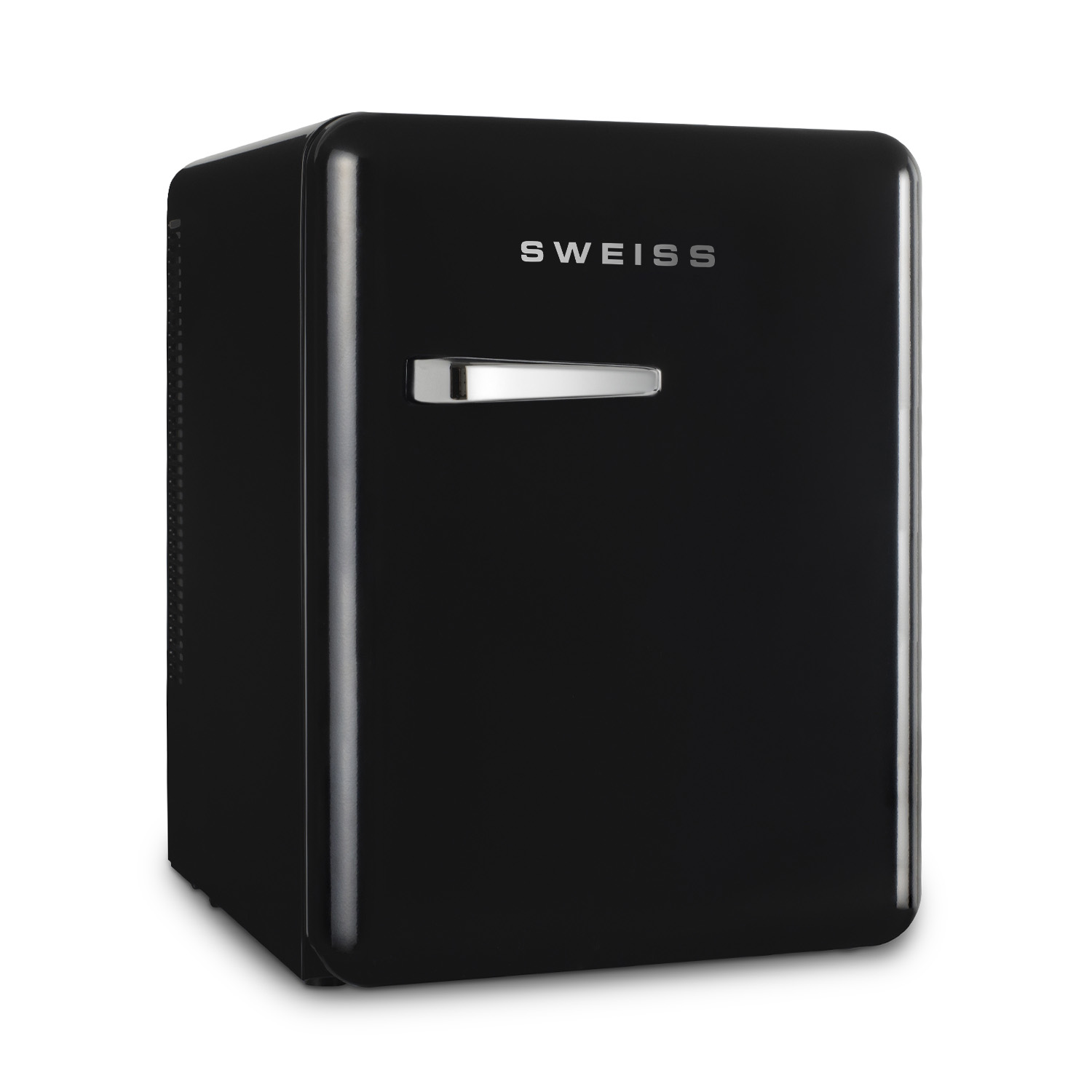 Ein schwarzer Mini-Kühlschrank mit dem Wort 'SWEISS' darauf. Er hat einen Griff und steht auf weißem Hintergrund.