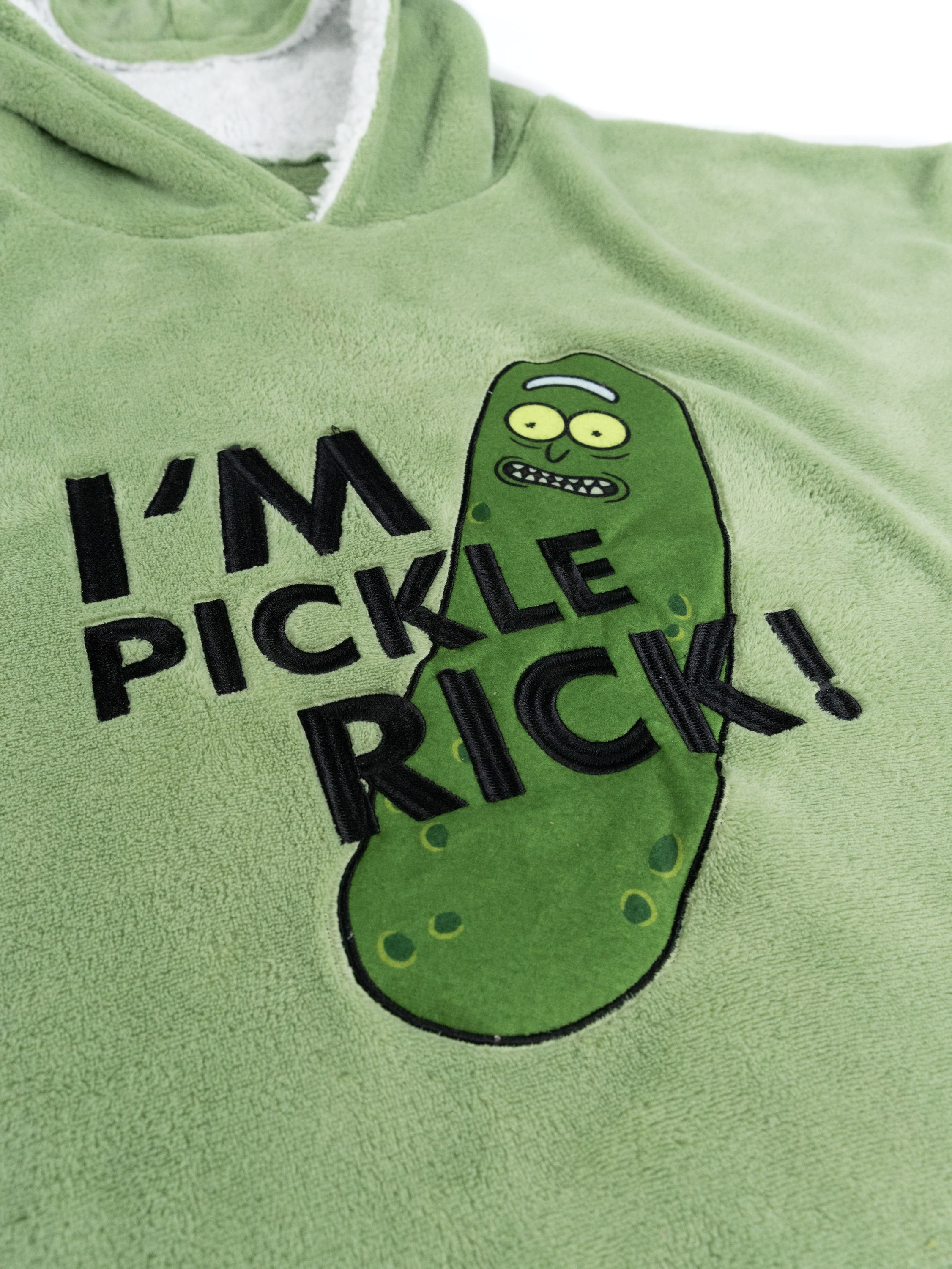 Grüner Hoodie mit 'Pickle Rick'-Design. Das Design zeigt eine grüne Gurke mit Gesicht und dem Text 'I'm Pickle Rick!'