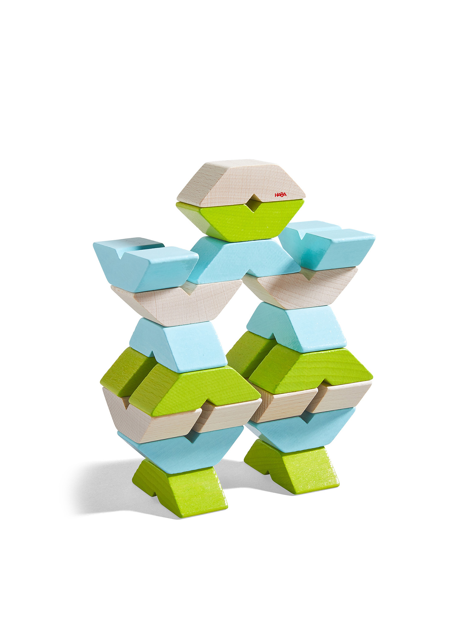 Dwie zabawki z kolorowych drewnianych klocków. Widoczne są kolory zielony, jasnoniebieski i naturalnego drewna.