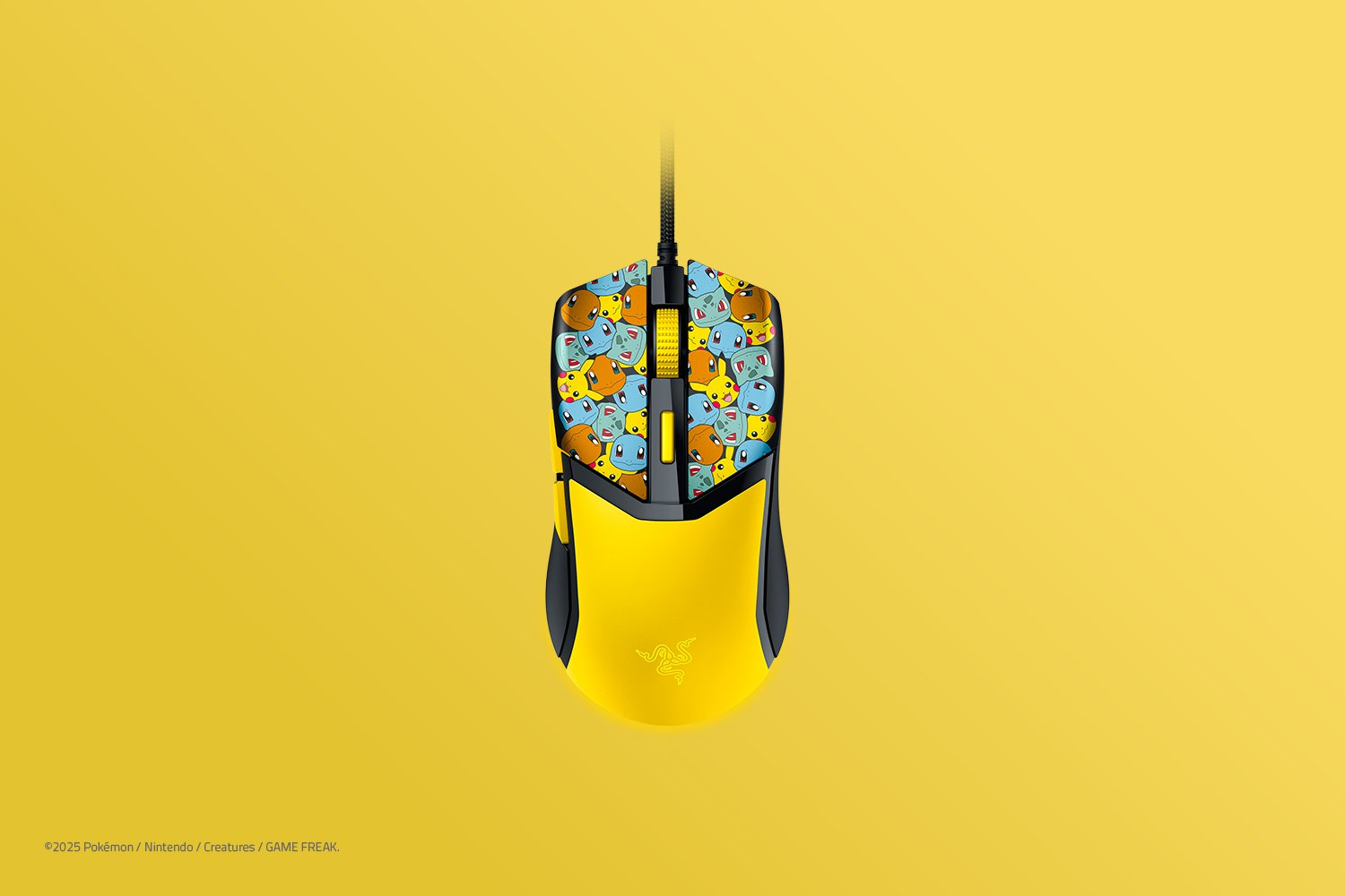 Un mouse da gaming Razer giallo e nero a tema Pokémon. Il mouse presenta Pikachu, Squirtle e Bulbasaur sulla parte superiore.
