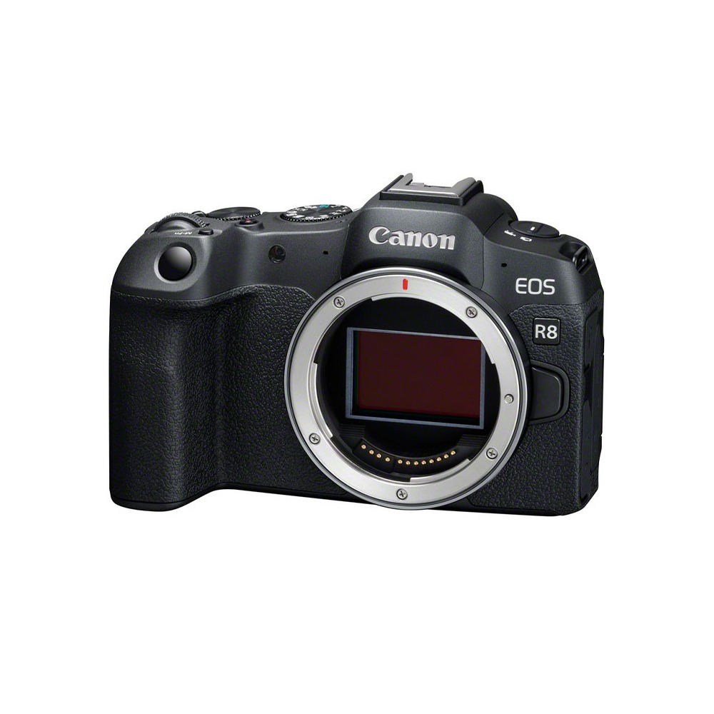 Una fotocamera Canon EOS R8 nera è mostrata su sfondo bianco. La fotocamera è centrata e presentata frontalmente.