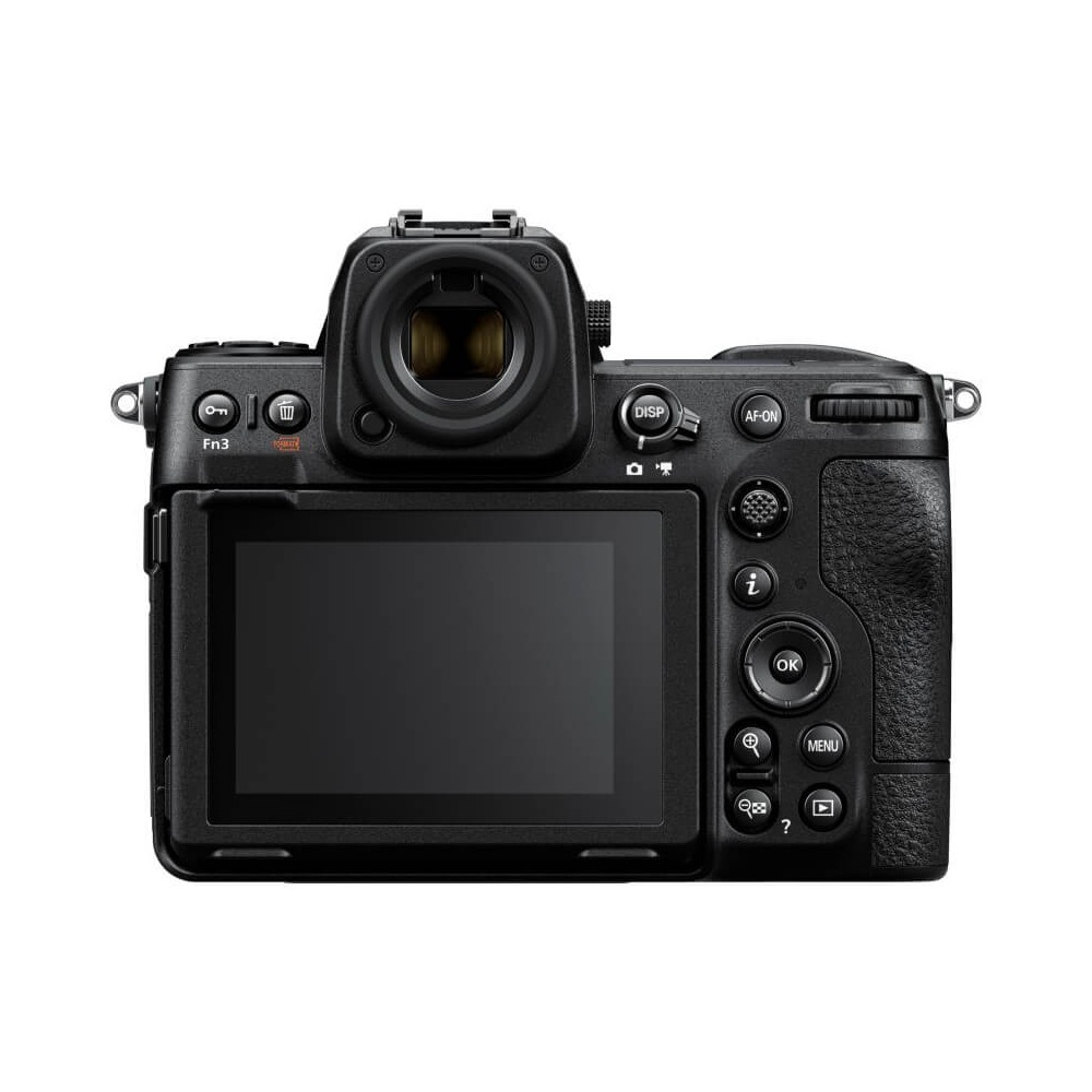 Vista posteriore di una fotocamera nera. Ha uno schermo, pulsanti, ghiere e un mirino. La fotocamera è su sfondo bianco.