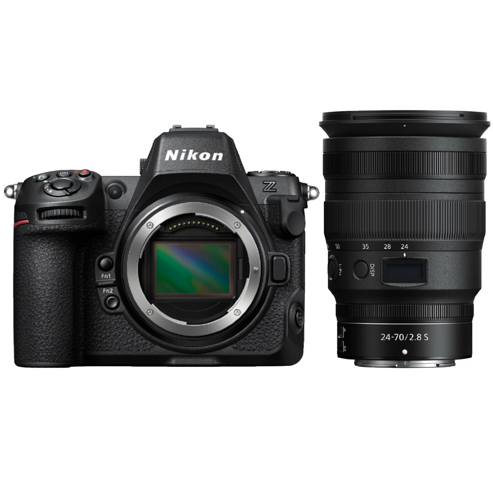 Una fotocamera Nikon nera con un obiettivo. La fotocamera ha un attacco per obiettivo grande, pulsanti e ghiere. L'obiettivo è attaccato a destra.