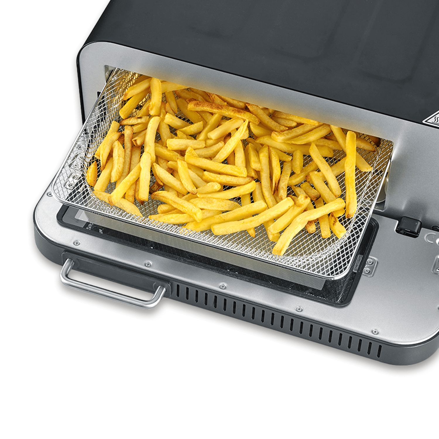Gros plan sur une friteuse remplie de frites dorées. La friteuse est argentée et noire, sur fond vert.
