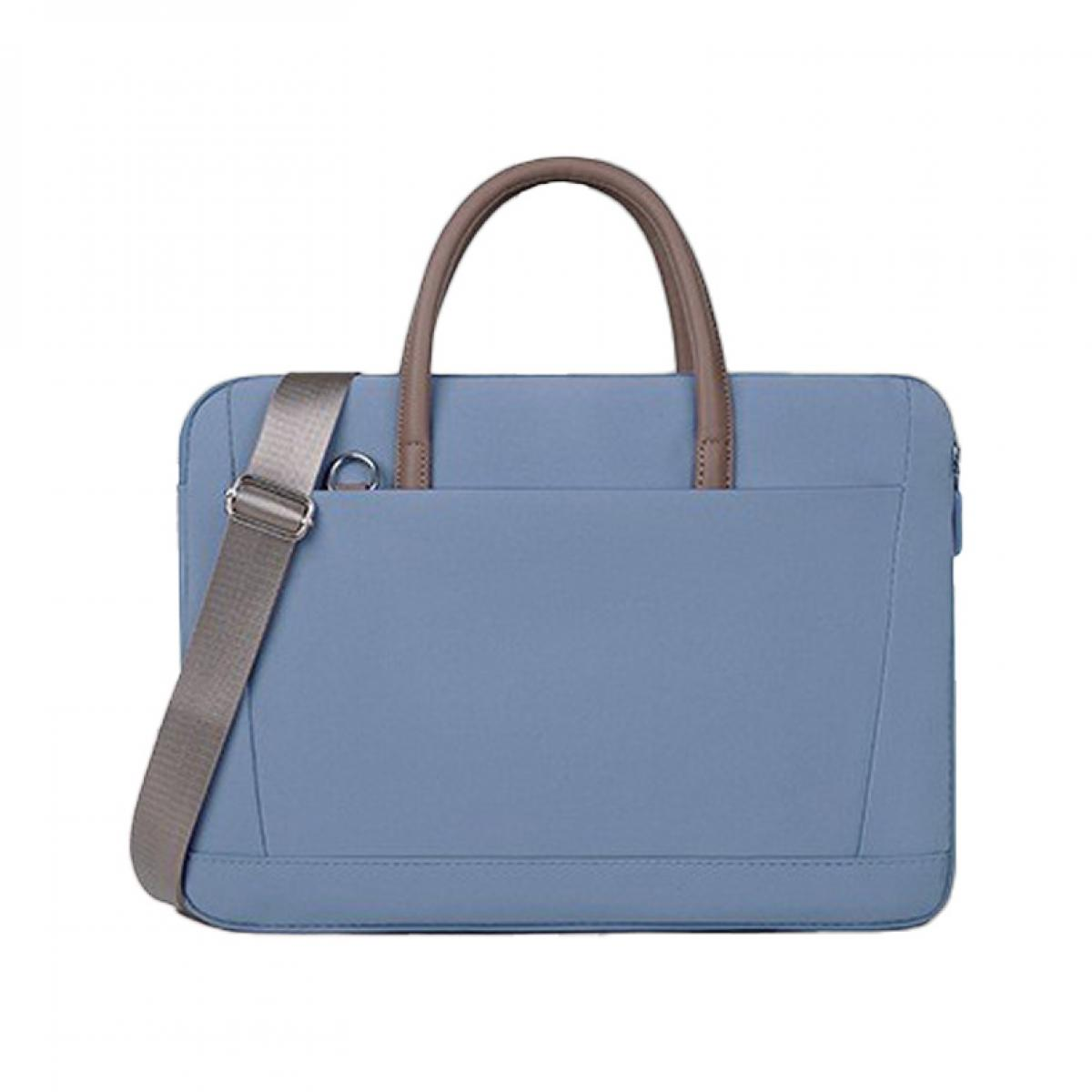 Eine blaue Laptoptasche mit braunem Griff und Schultergurt. Die Tasche hat eine Vordertasche und einen Reißverschluss.