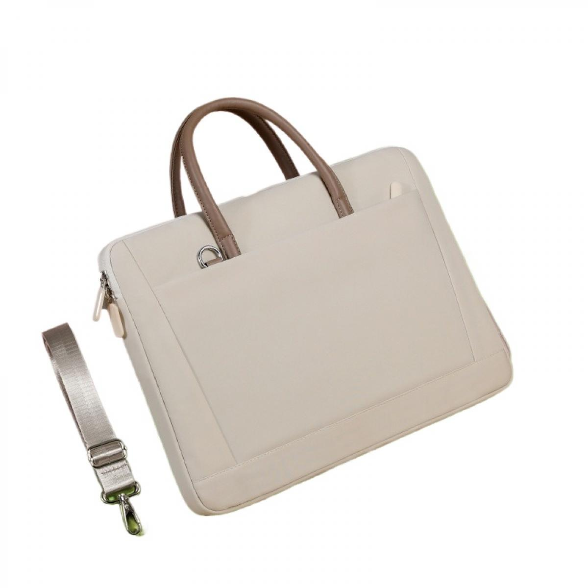 Eine beige Aktentasche mit braunen Griffen und einem abnehmbaren Schultergurt. Die Tasche befindet sich auf weißem Hintergrund, isoliert.