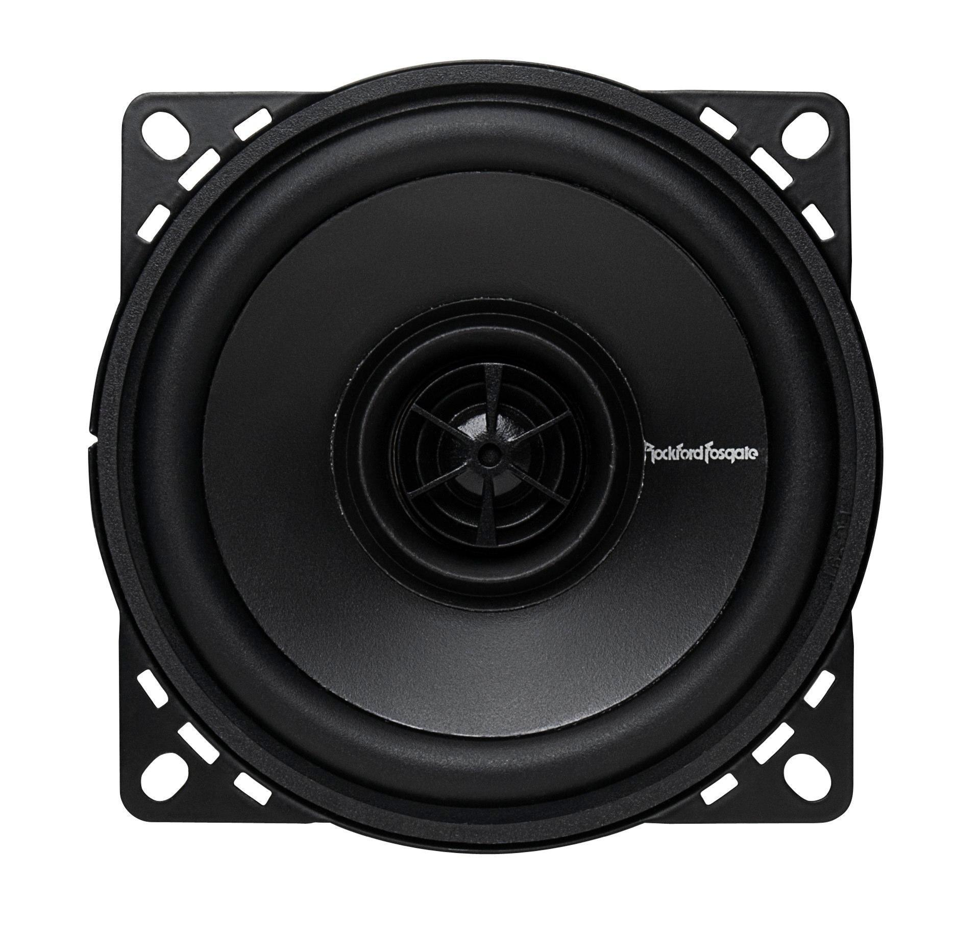 Schwarzer Rockford Fosgate-Lautsprecher. Quadratischer Rahmen mit Löchern. Mitte hat einen Konus und ein kleineres Mittelstück.