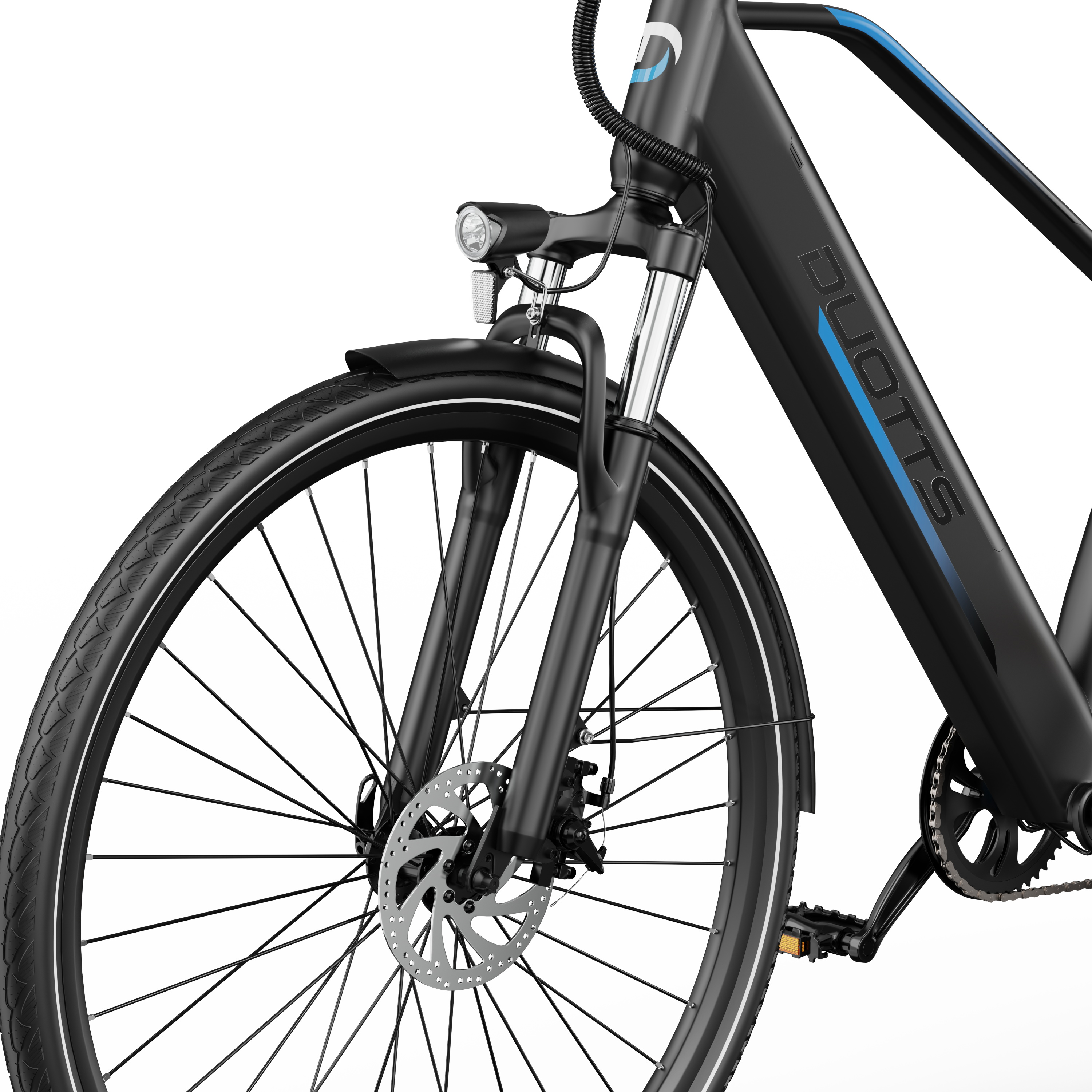 Schwarzes Elektrofahrrad von vorne. Enthält Rad, Licht und das DUOTTS-Logo. Weißer Hintergrund.