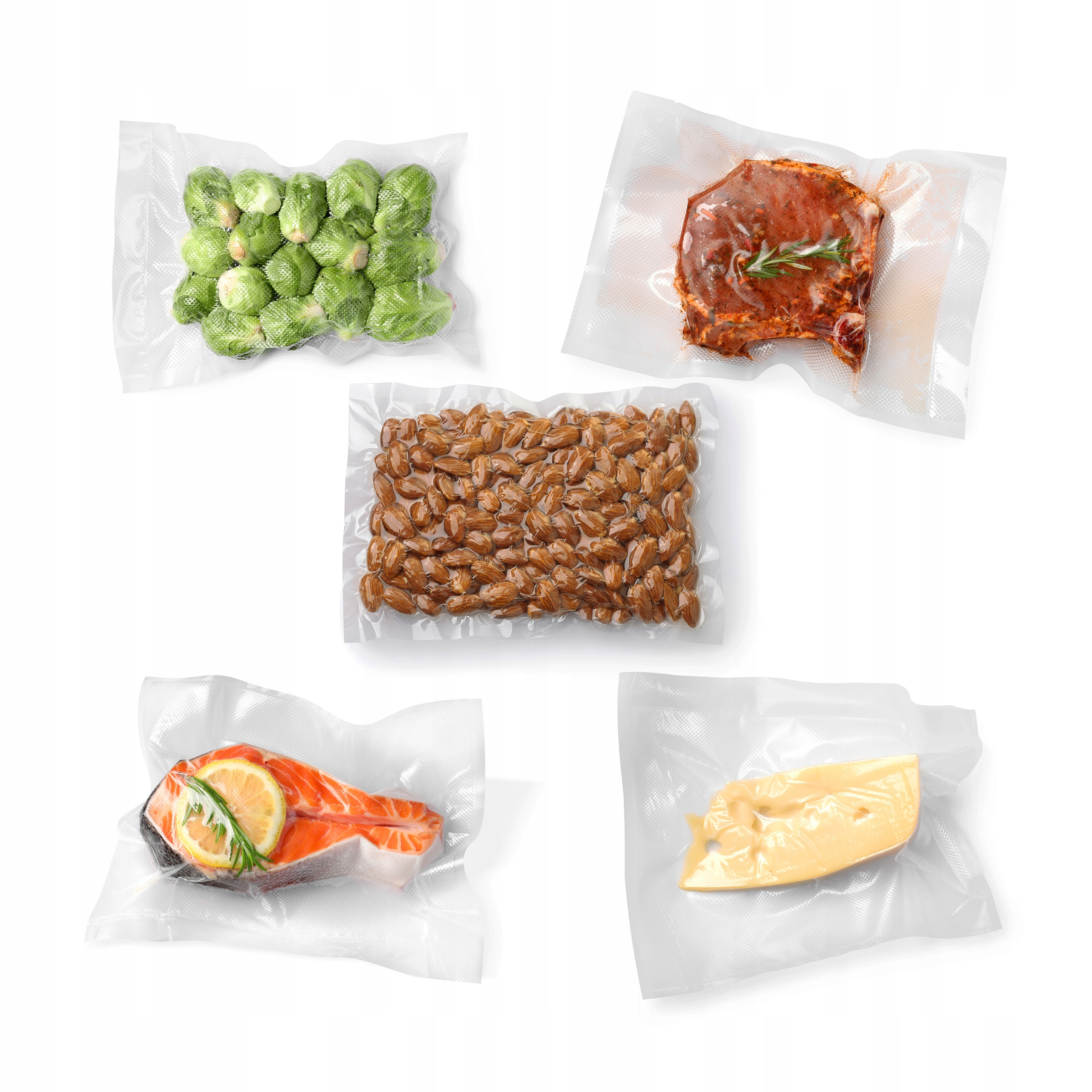 Pięć pakietów pakowanych próżniowo: brukselka, stek, migdały, łosoś z cytryną i ser, wszystko na białym tle.