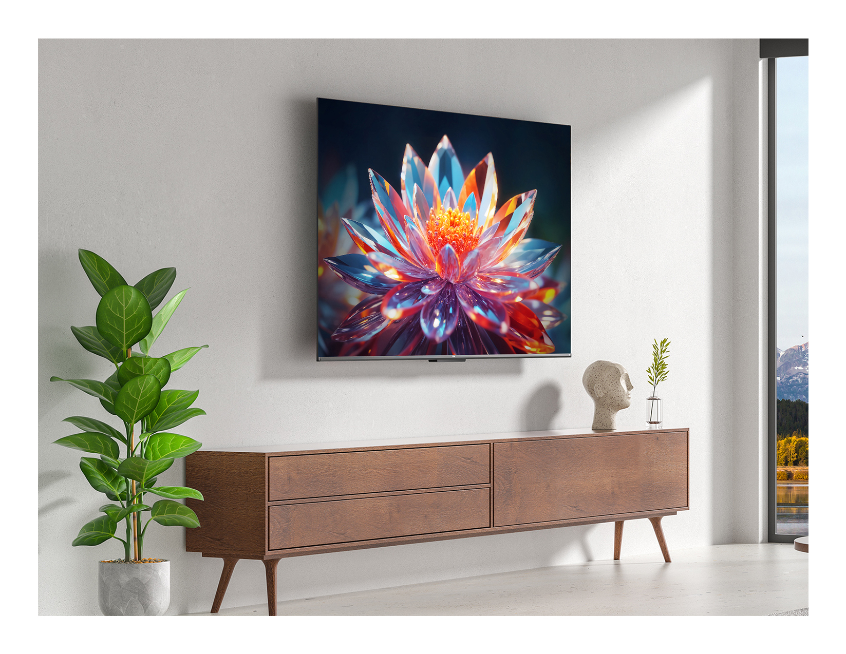 Un'opera d'arte floreale colorata su una TV a parete. Un mobile in legno sotto, con una pianta e una statua. Vista panoramica.
