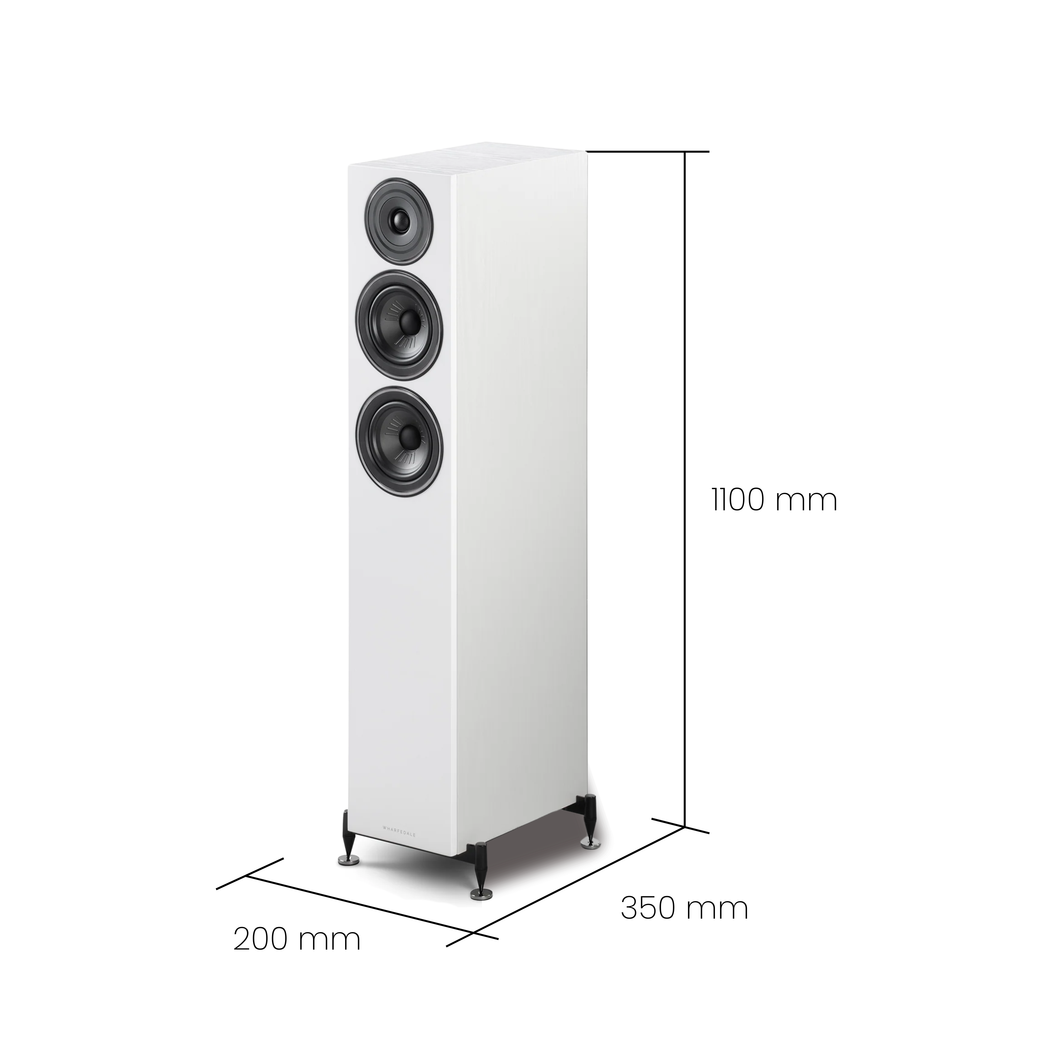 Un haut-parleur blanc avec trois cônes noirs. Dimensions : 1100 mm de hauteur, 350 mm de largeur et 200 mm de profondeur.