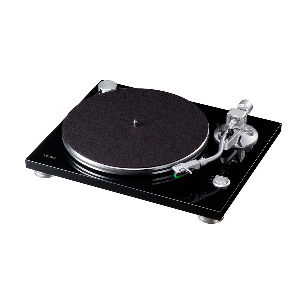 Un giradischi TEAC nero. Ha un disco in vinile nero su un tappetino di feltro nero. Il braccio è argentato e la base è nera lucida.