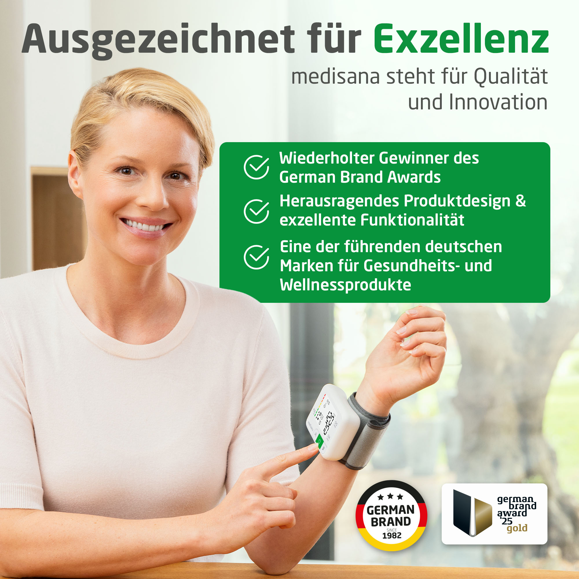 Frau mit Blutdruckmessgerät lächelt. Text wirbt für Qualität und Auszeichnungen. Logos sind sichtbar.
