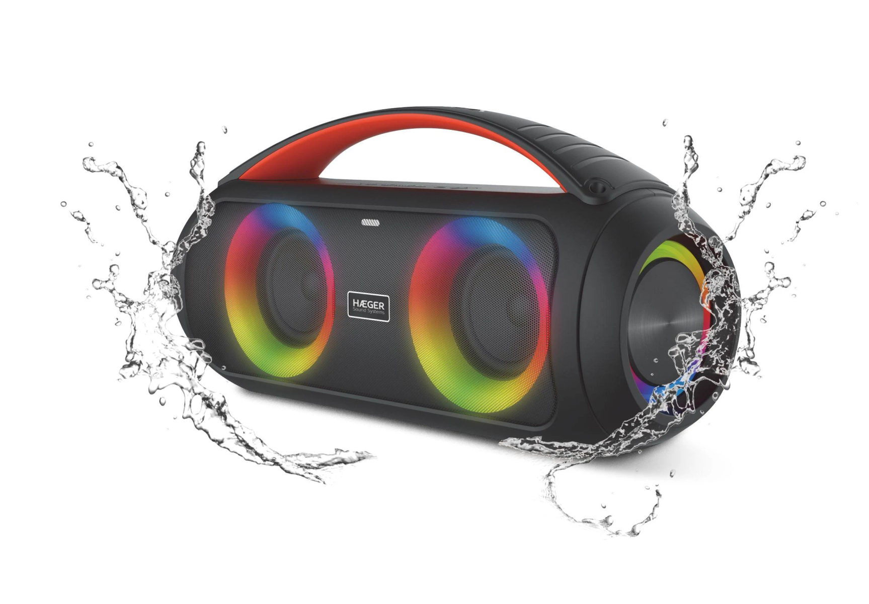 Czarny głośnik z tęczowymi światłami i rozpryskami wody. Czerwony uchwyt na górze. Białe tło.