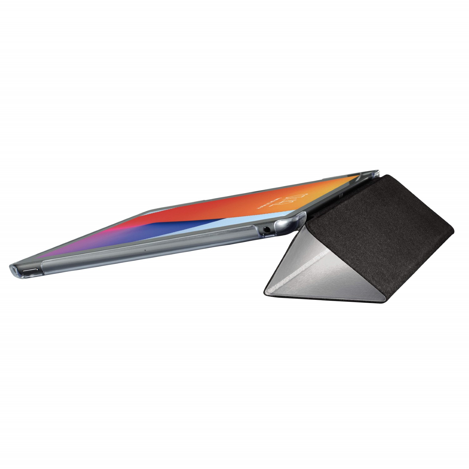 Ein Tablet mit farbenfrohem Bildschirm liegt auf einem schwarz-silbernen Ständer. Das Tablet ist leicht angewinkelt.