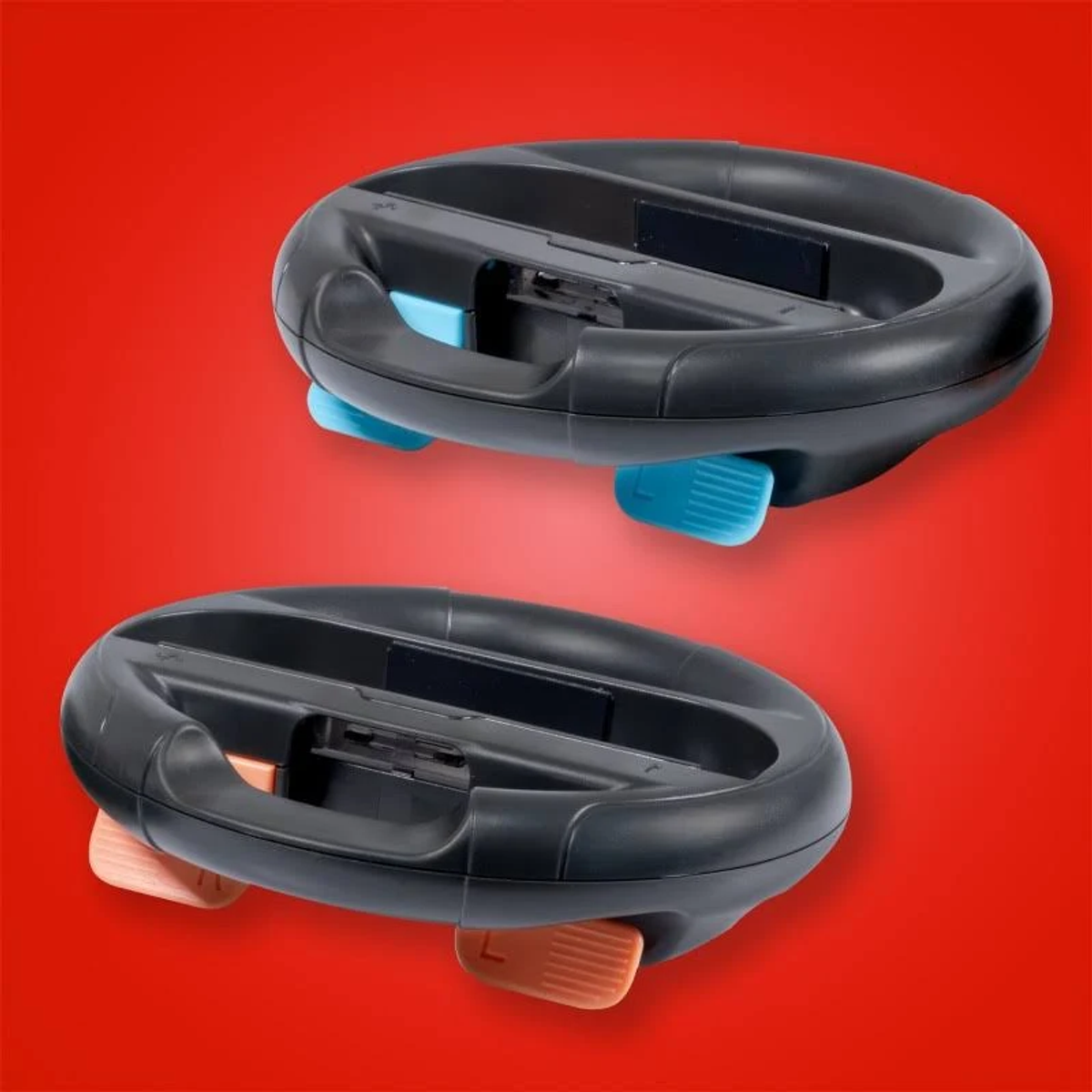 Dos mandos negros de volante con botones azules y naranjas sobre un fondo degradado rojo.
