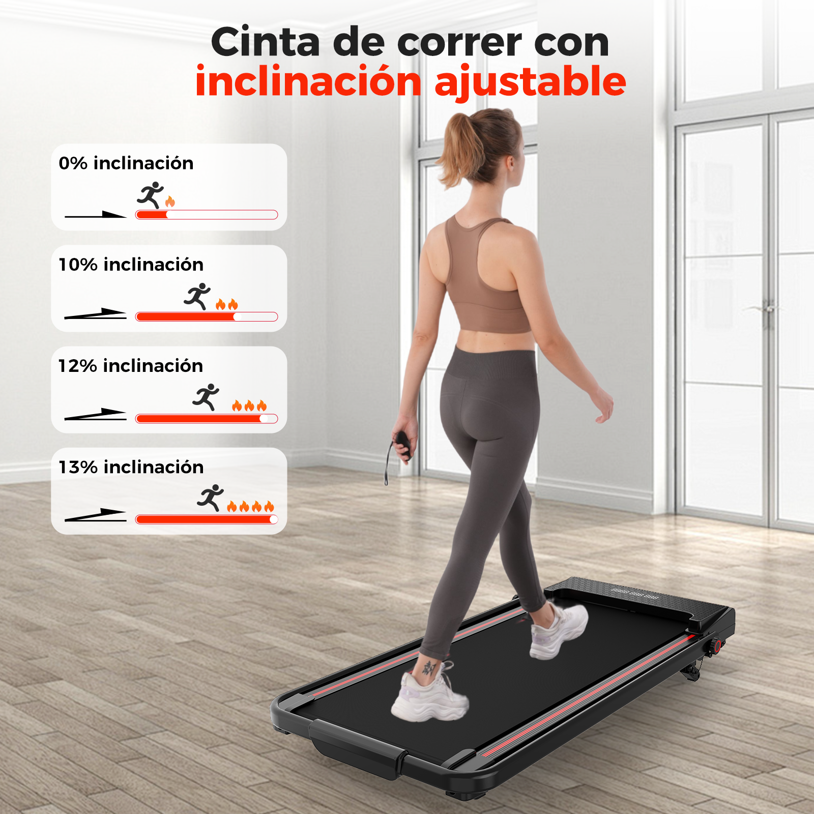 Una mujer camina sobre una cinta de correr. La pantalla muestra los niveles de inclinación. Texto: Cinta con inclinación ajustable.