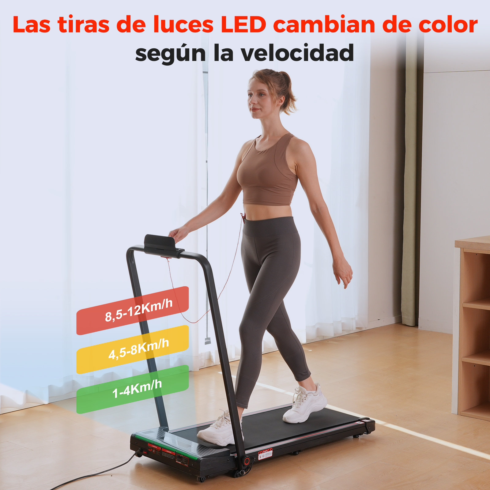 Una mujer camina en una cinta de correr. Las luces cambian de color según la velocidad. Barras rojas, amarillas y verdes muestran rangos de velocidad.