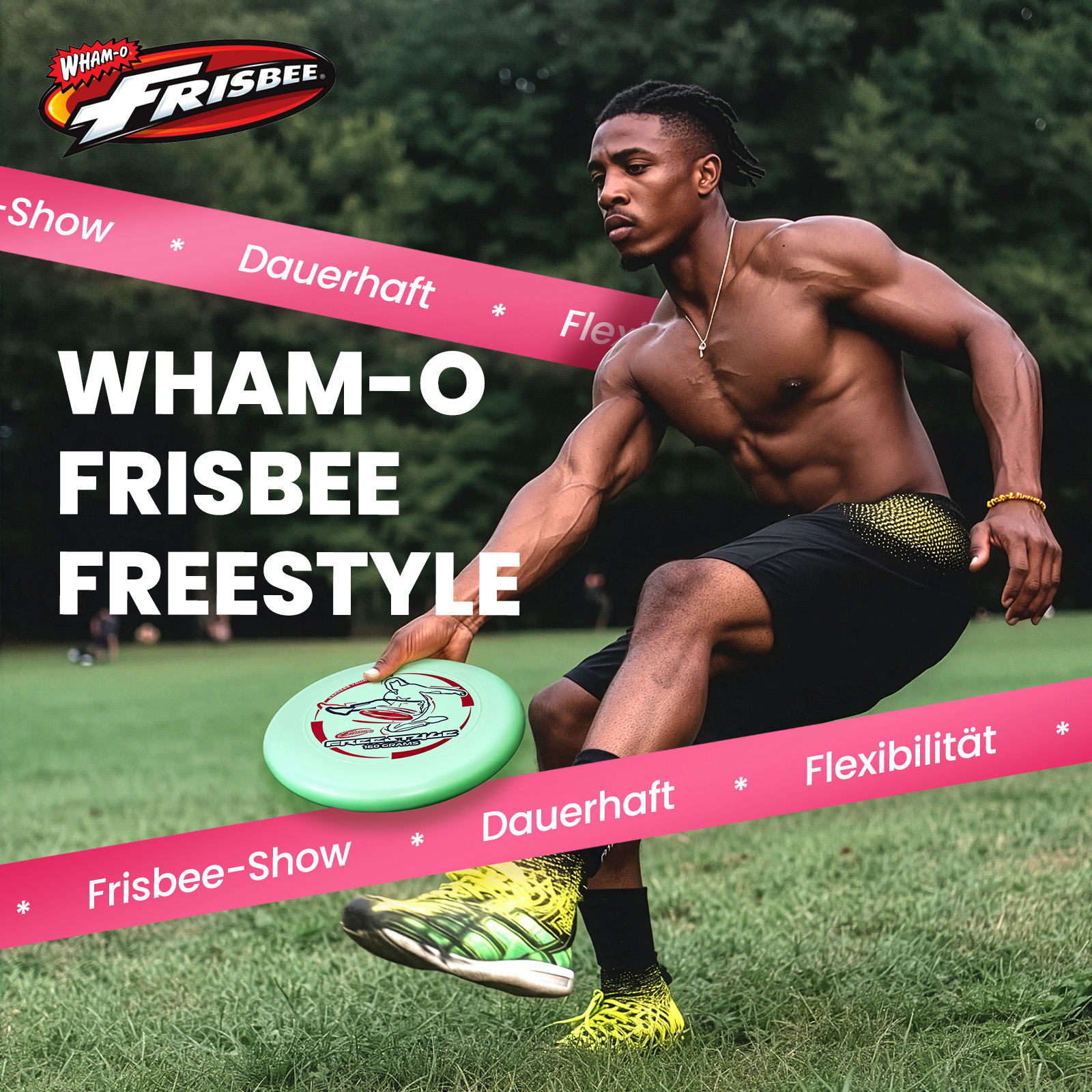 Ein Mann wirft eine Frisbee. Er ist ohne Hemd, trägt Shorts und Sportschuhe. Die Frisbee ist grün und weiß.
