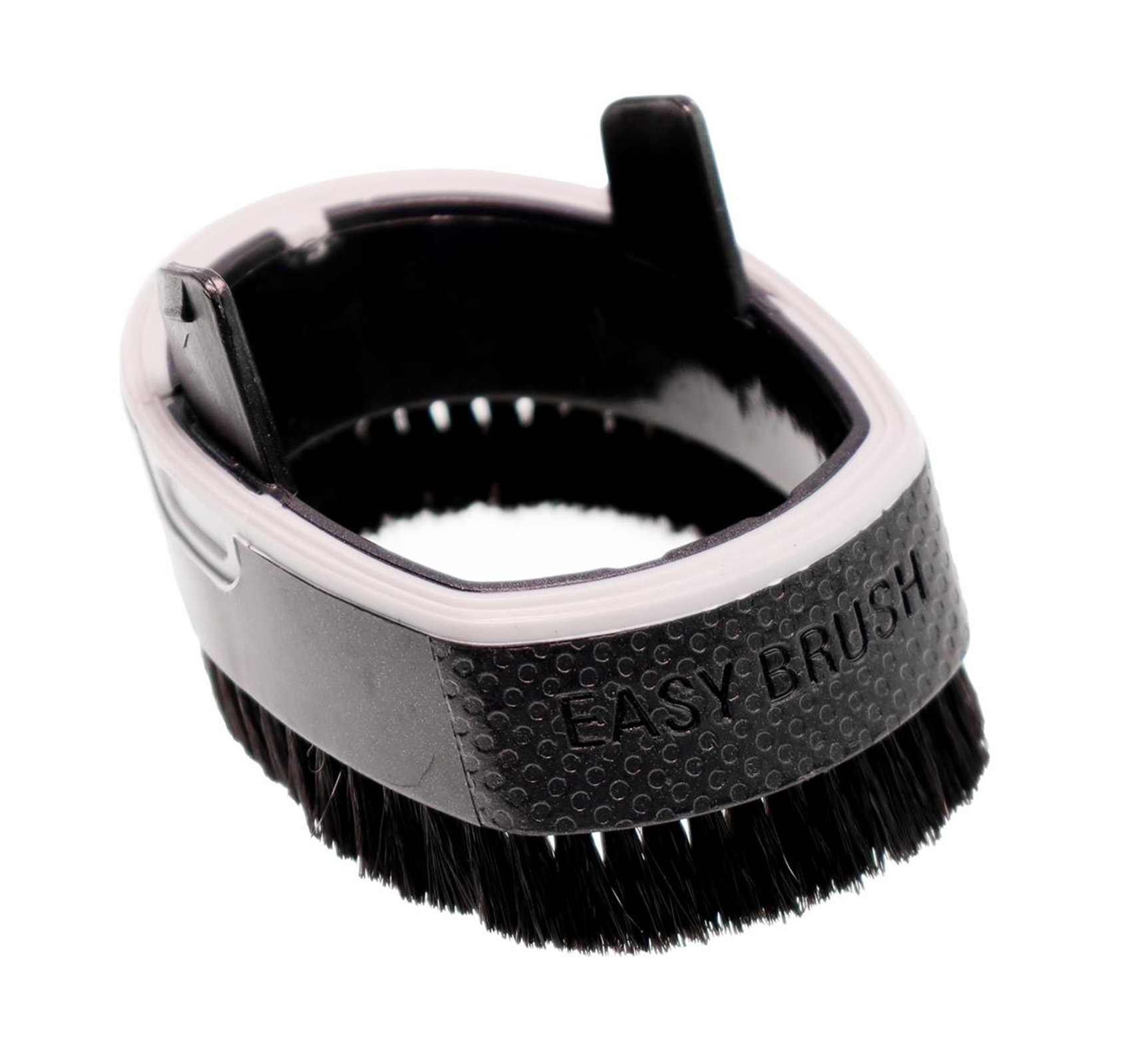 Un primo piano di una testina per spazzola per aspirapolvere in bianco e nero. Le parole 'EASY BRUSH' sono visibili.