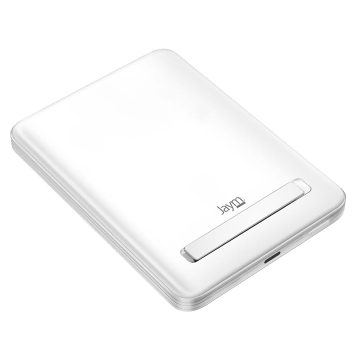 Un power bank blanco Jaym. Tiene forma rectangular con esquinas redondeadas. La superficie es lisa y reflectante.