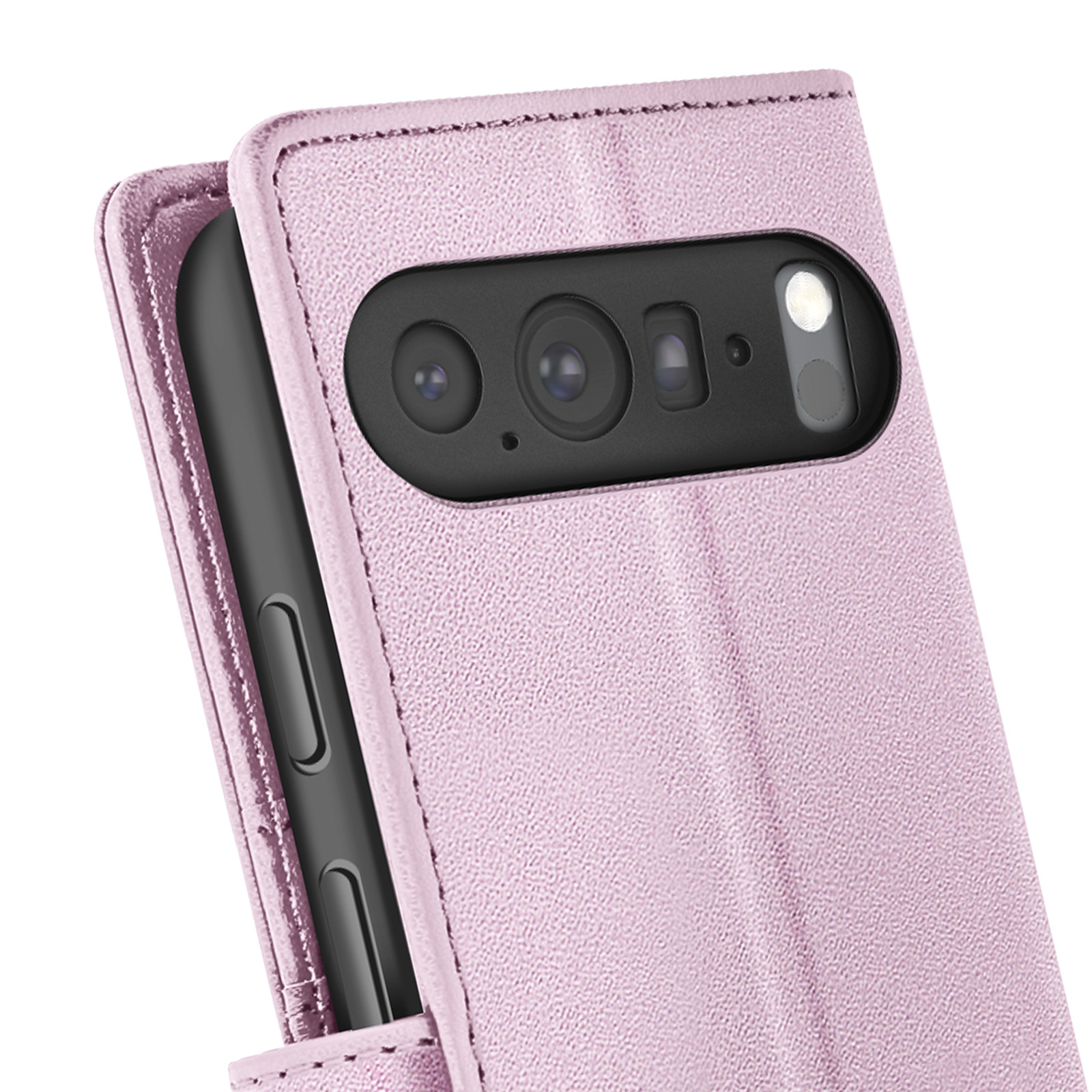 Een telefoon in een roze hoesje is open. Camera en flits zichtbaar. Het hoesje is van leer.