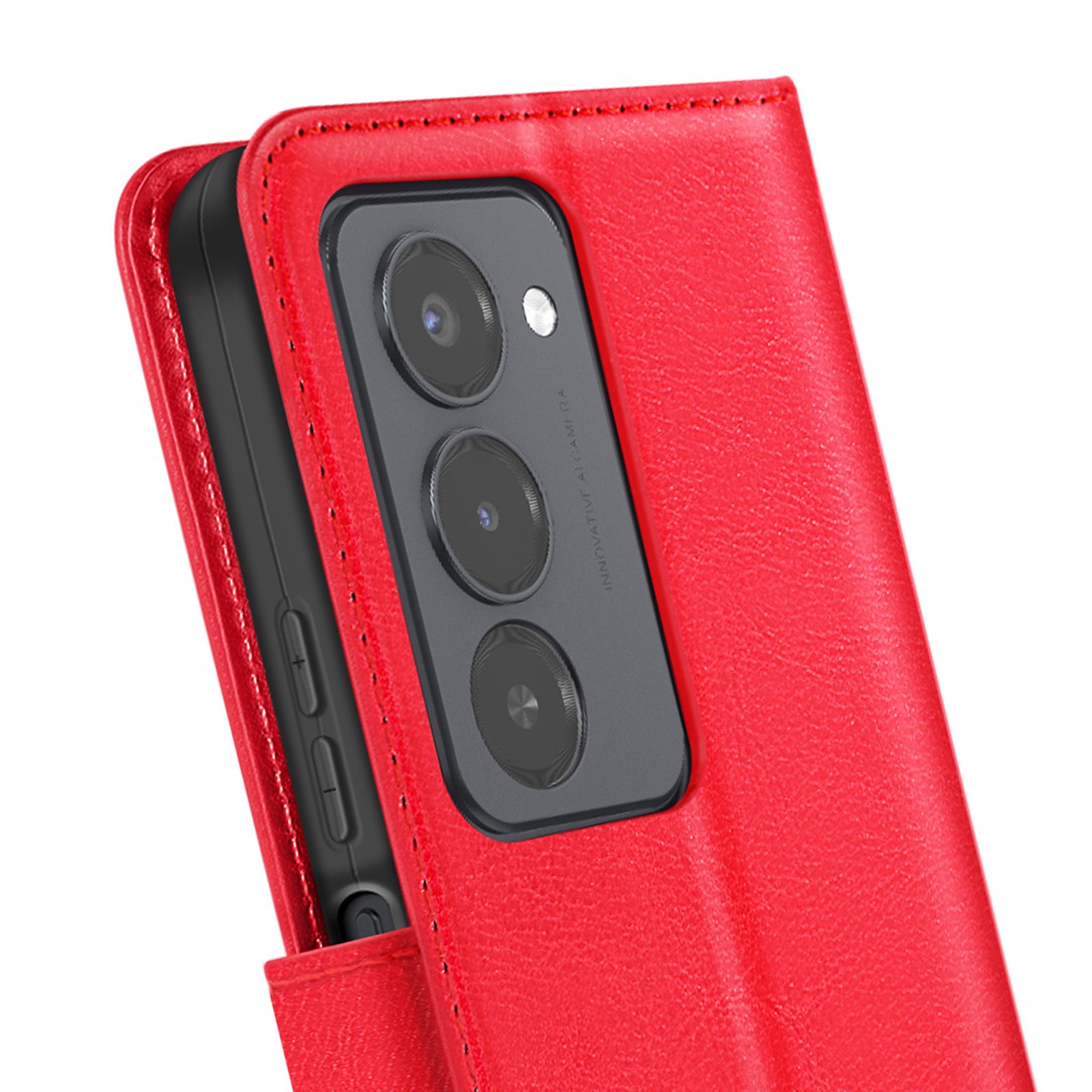 Eine rote Leder-Handyhülle mit einem Telefon darin. Das Telefon hat drei Kameras. Die Hülle ist offen.