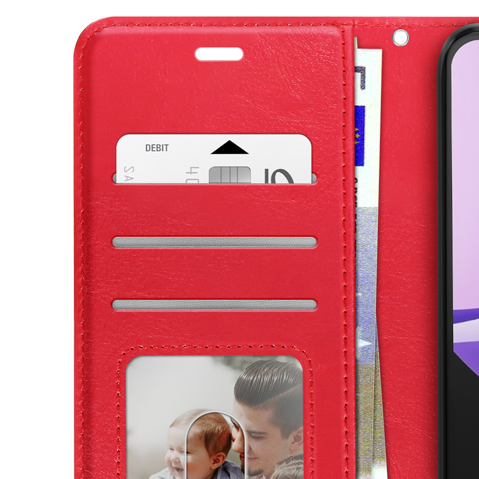 Custodia rossa per telefono con scomparti per carte. È visibile una carta di debito, insieme a soldi e una foto di un bambino e un uomo.