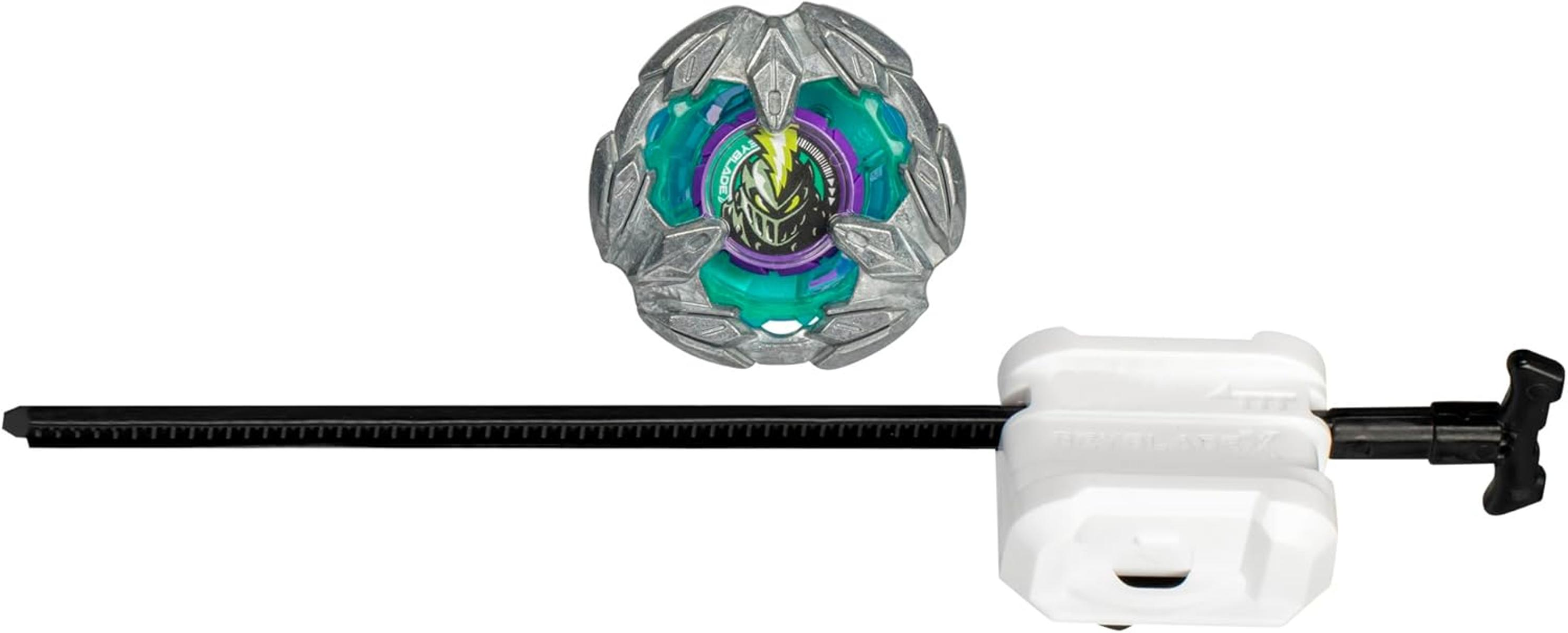 Ein Beyblade-Spielzeug mit silbernem und blaugrünem Oberteil, schwarzem Zugband und weißem Werfer.