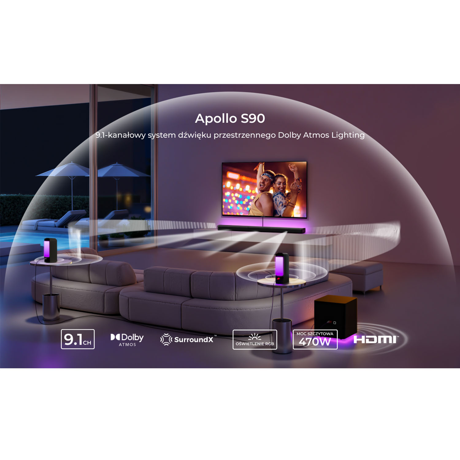 Scena w salonie z telewizorem, systemem dźwiękowym i widokiem na zewnątrz. Zawiera szczegóły produktu, takie jak 'Apollo S90' i 'Dolby Atmos'.