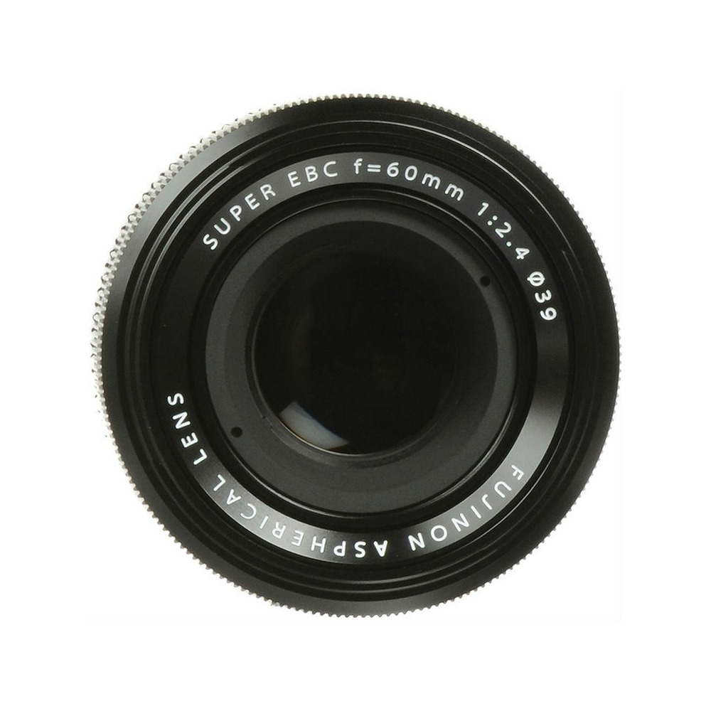 Primo piano di un obiettivo nero. Il testo include 'SUPER EBC', 'f=60mm', '1:2.4', 'FUJINON ASPHERICAL LENS'.