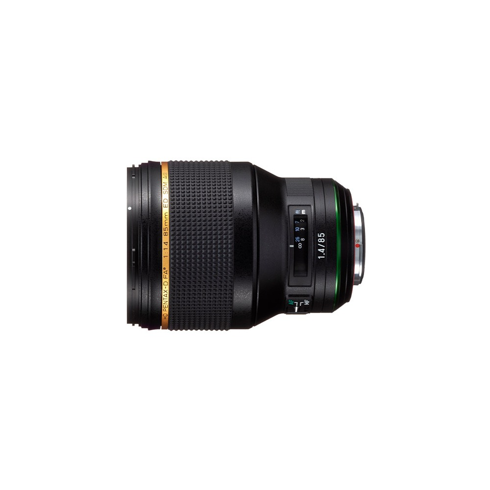 Schwarzes und goldenes Kameraobjektiv mit der Aufschrift 'HD PENTAX-D FA 1:1.4 85mm ED SDM AW'. Fokus- und Blendeneinstellungen.