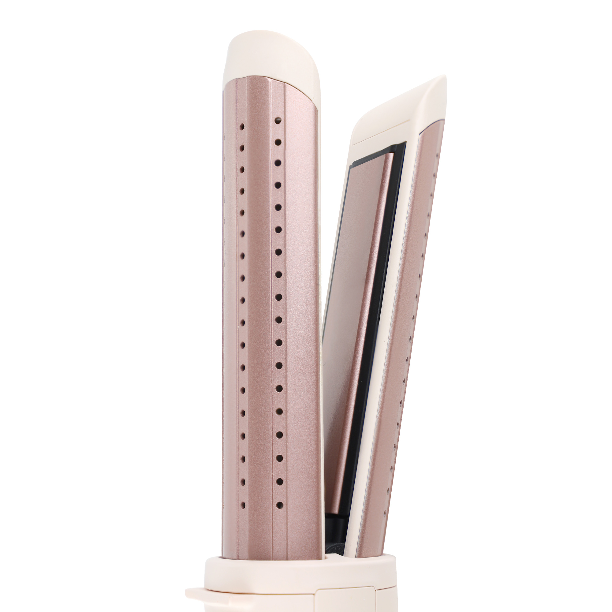 Prostownica do włosów w kolorze różowego złota i bieli na białym tle. Jest otwarta, widać płytki grzewcze.