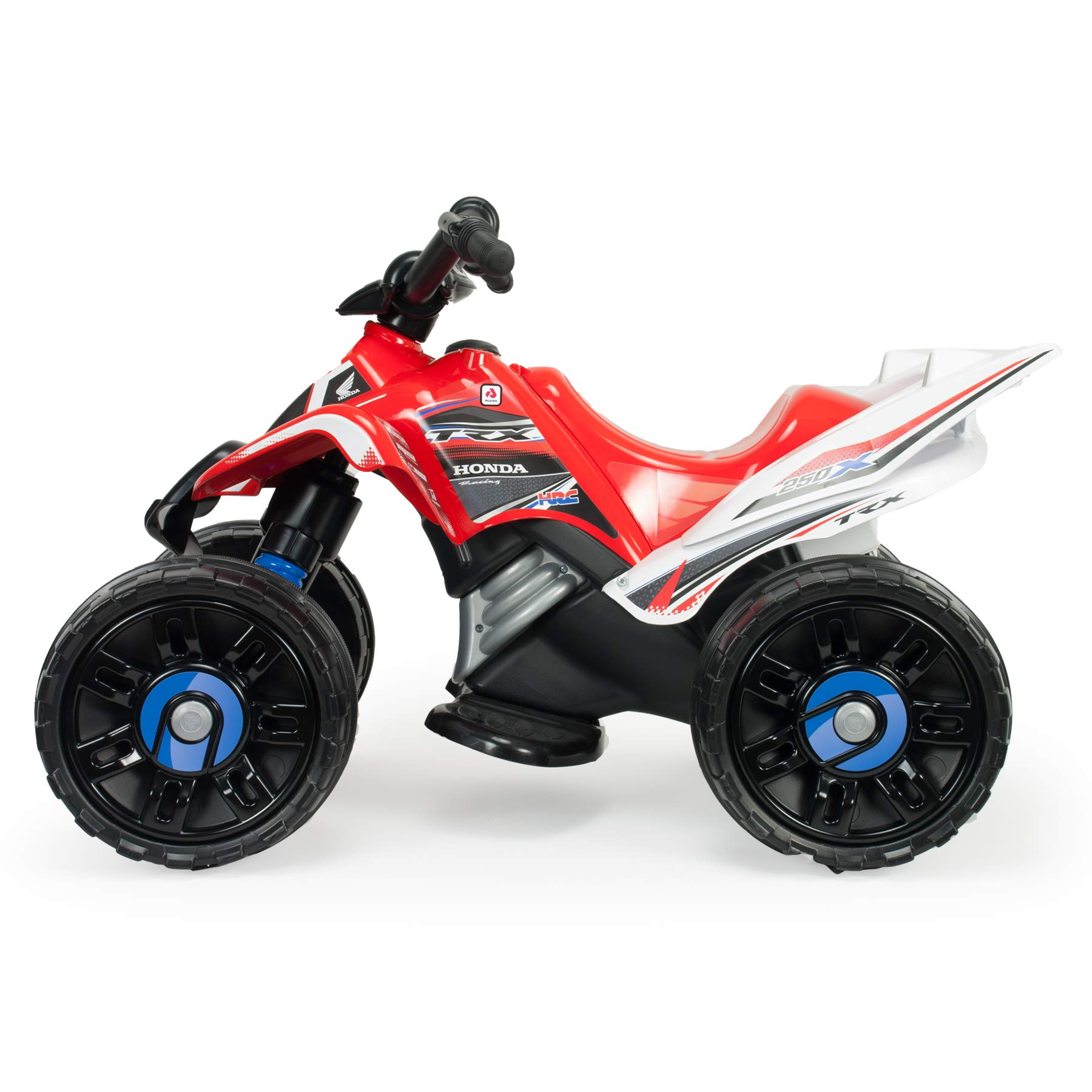 Juguete ATV Honda rojo y blanco con ruedas negras y centro azul sobre fondo blanco.