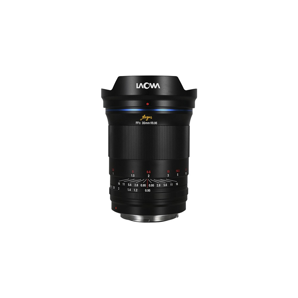 Czarny obiektyw aparatu z białymi i czerwonymi oznaczeniami. Obiektyw oznaczony jest jako 'Argus FFII 35mm f/0.95'.