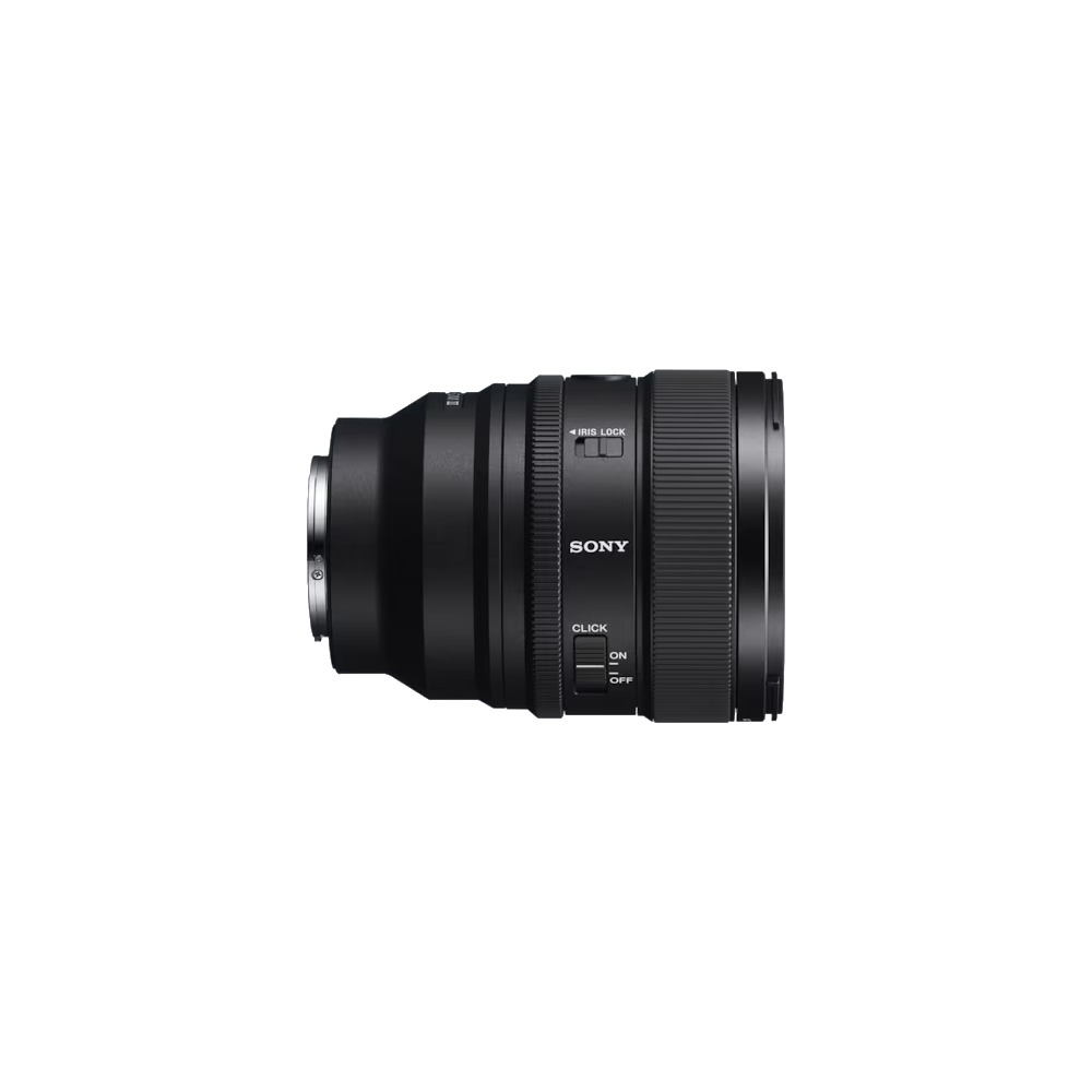 Ein schwarzes Sony-Kameraobjektiv mit verschiedenen Einstellungen und einer silbernen Objektivkappe auf weißem Hintergrund.
