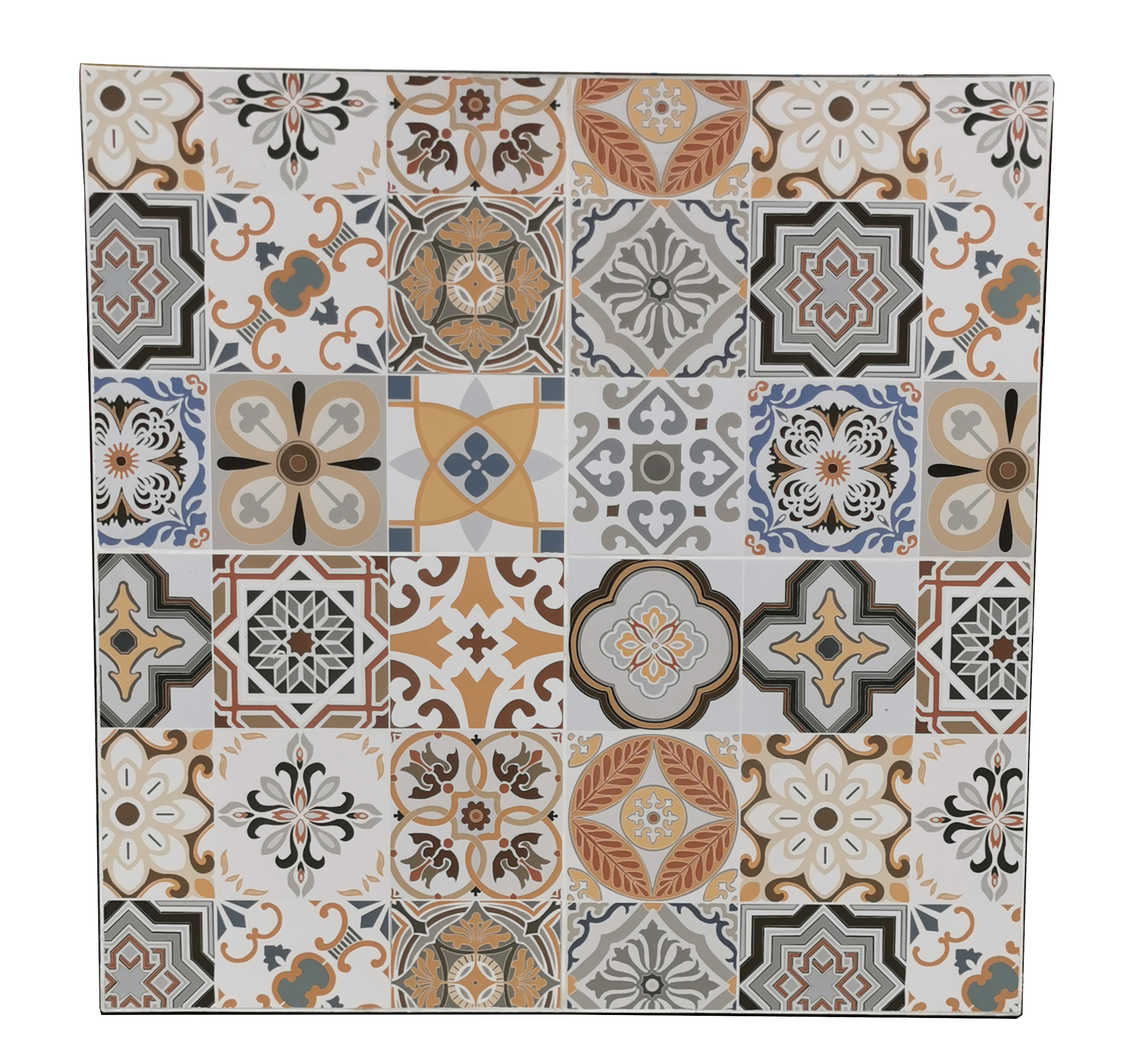 Un modello di piastrelle quadrate con vari disegni floreali geometrici in bianco, marrone, blu e grigio.