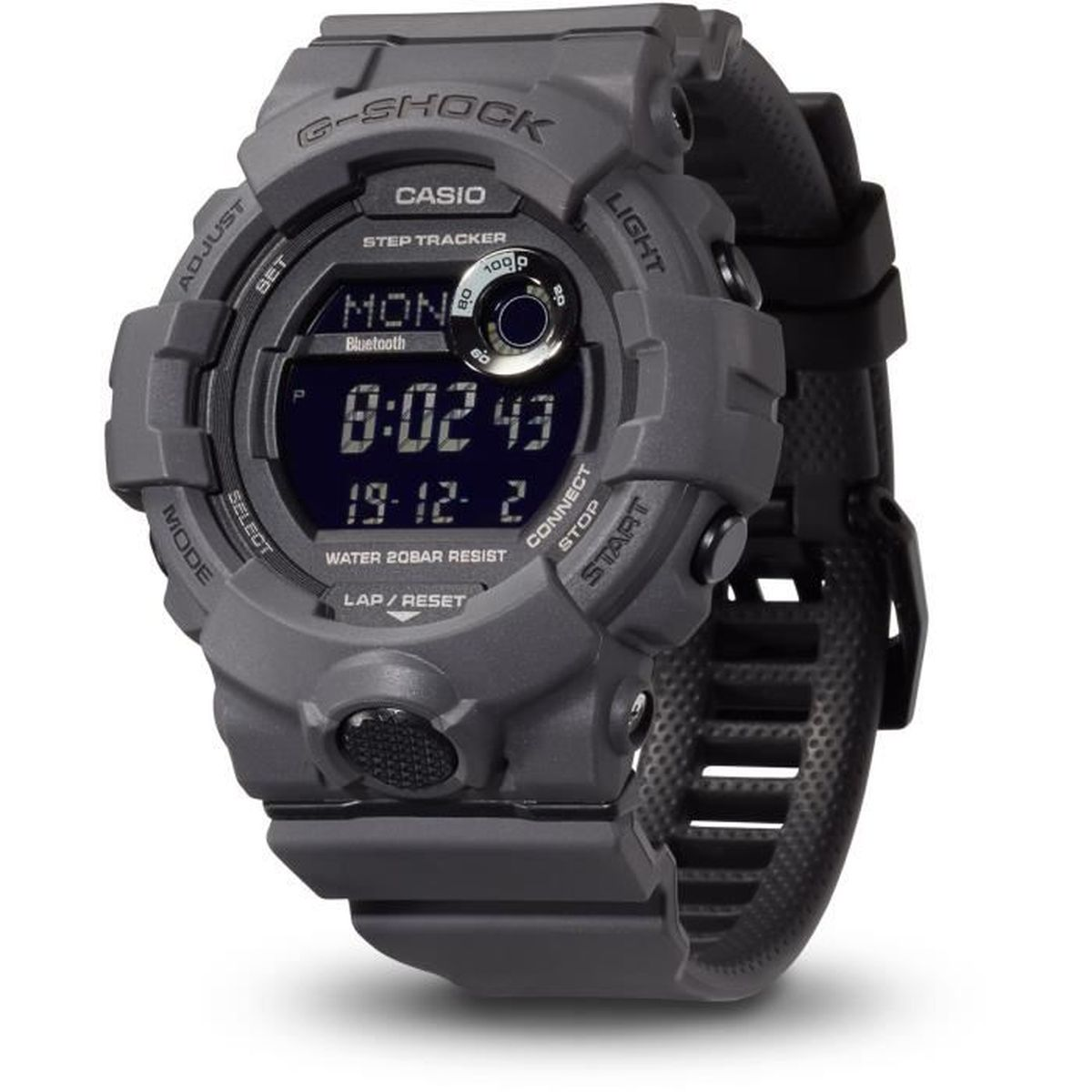 Un orologio G-Shock grigio mostra l'ora e la data. Ha diversi pulsanti e uno schermo digitale, con un cinturino nero.