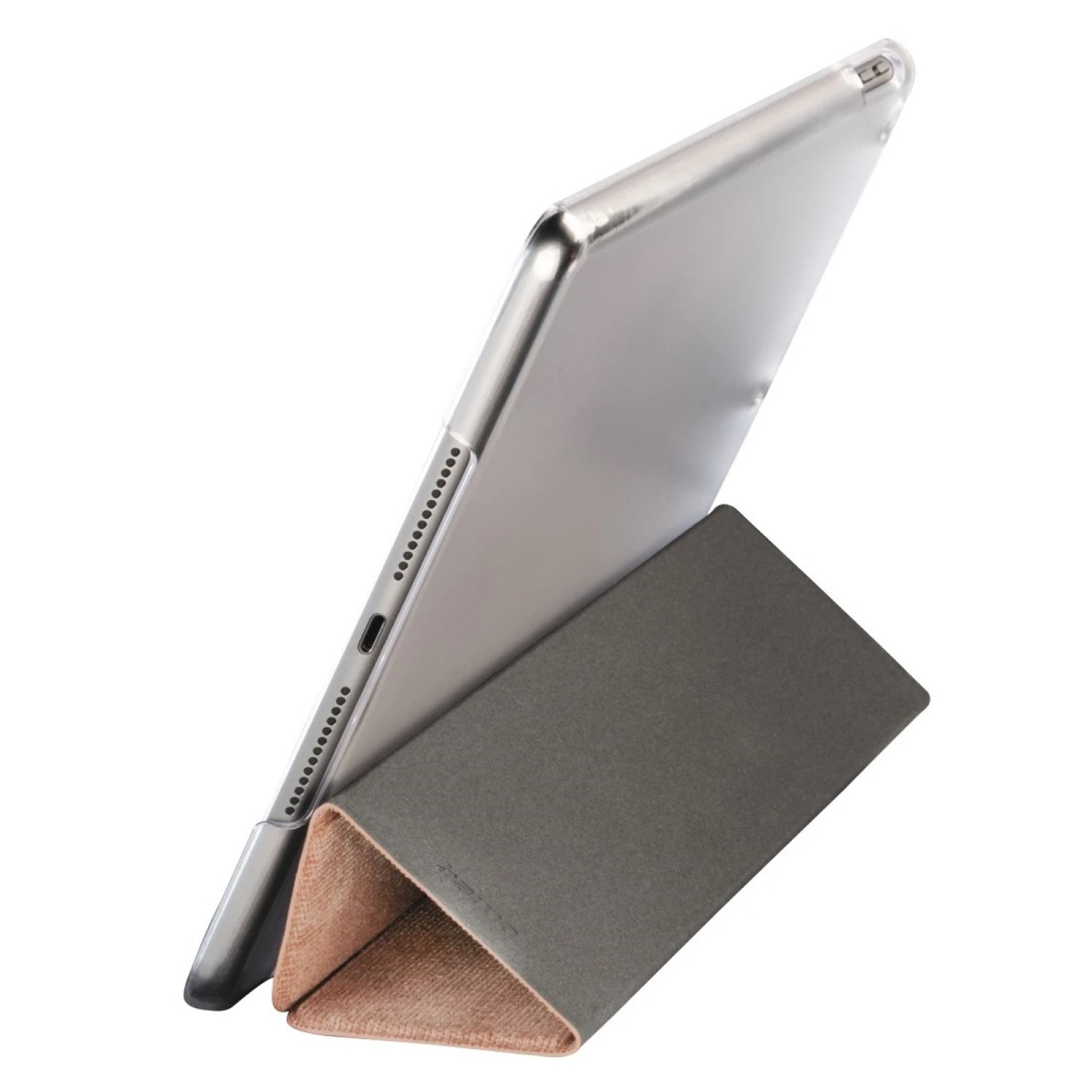 Ein silbernes Tablet wird von einem dreieckigen Ständer aus Grau und Rosa gehalten. Der Hintergrund ist weiß.
