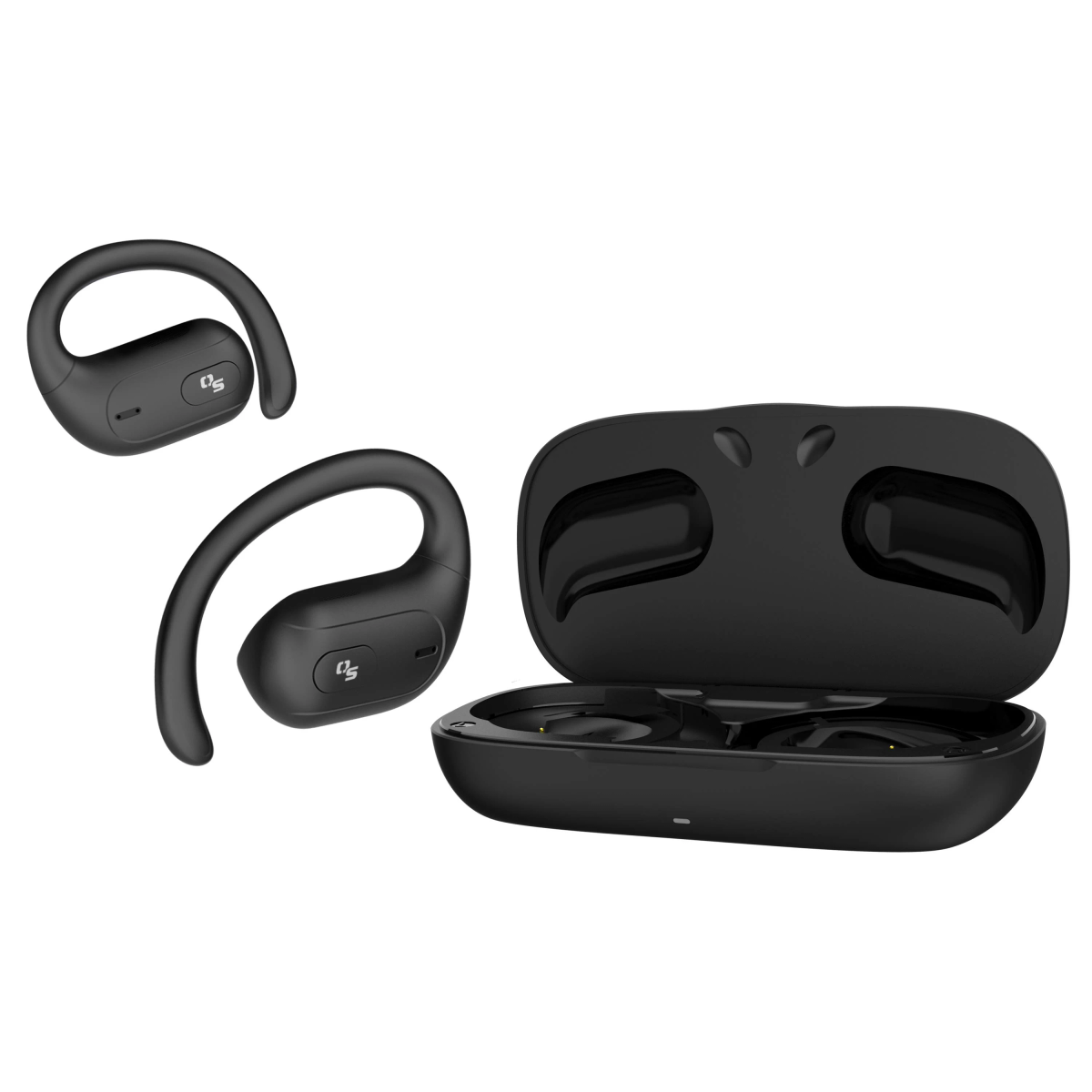 Auricolari wireless neri con custodia di ricarica. Due auricolari separati, uno nella custodia. Isolati su sfondo bianco.