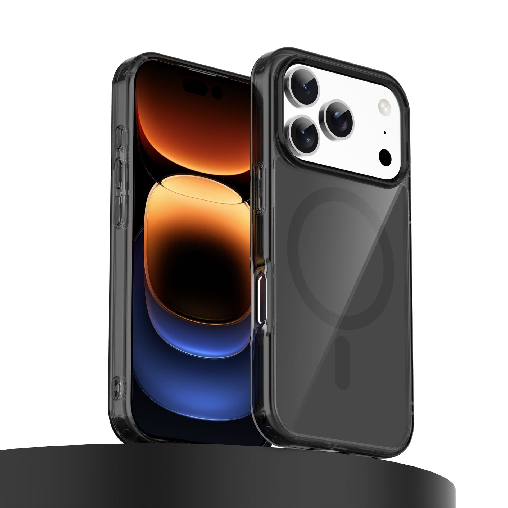 Zwei Smartphones in Schutzhüllen. Eines zeigt den Bildschirm, das andere die Kameralinsen.